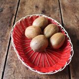 Vintage scoubidou white red basket