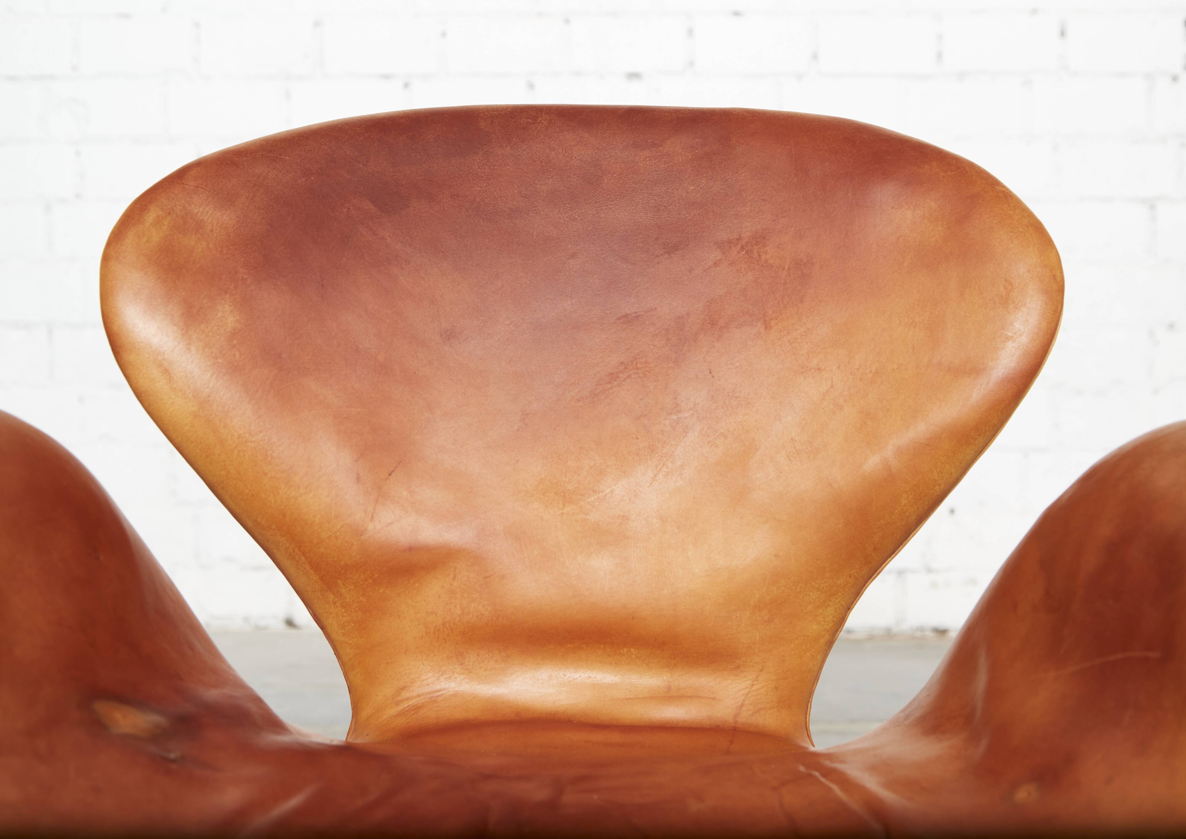 Swan Chair by Arne Jacobsen for Fritz Hansen