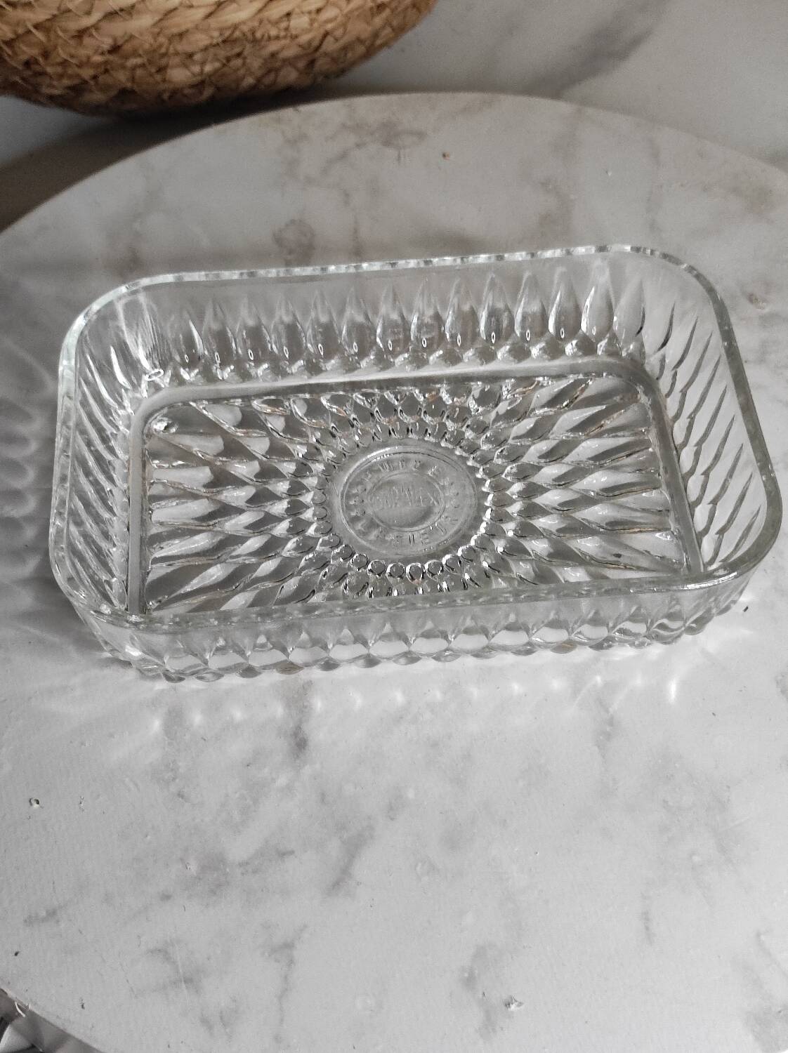 Ramequin beurrier en verre moulé