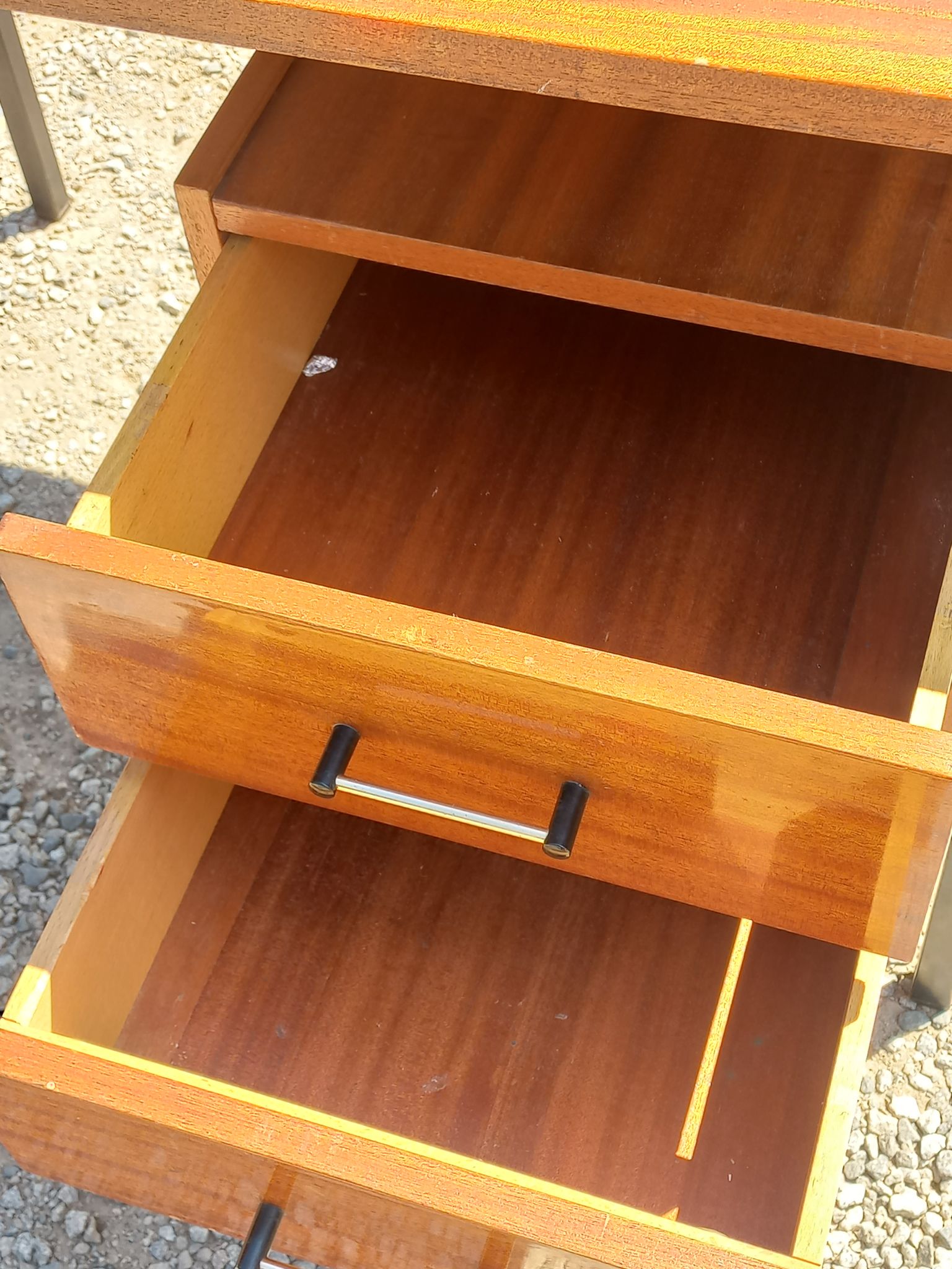 Desk of the 60s in mahogany base metal tubes 2 drawers