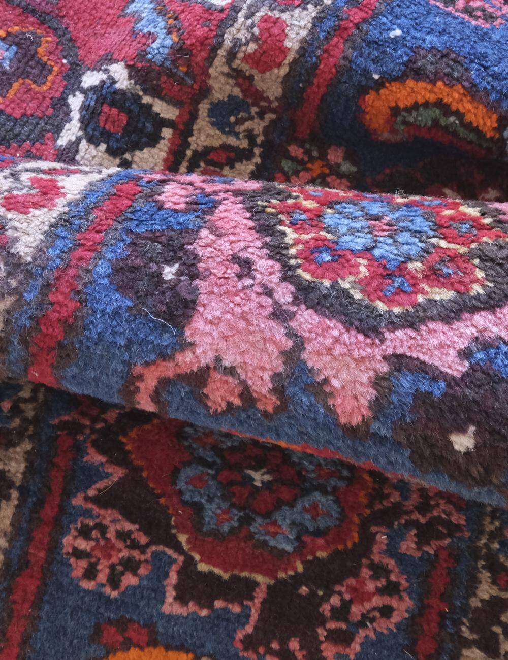 Vintage Persian rug - 203 x 135 cm