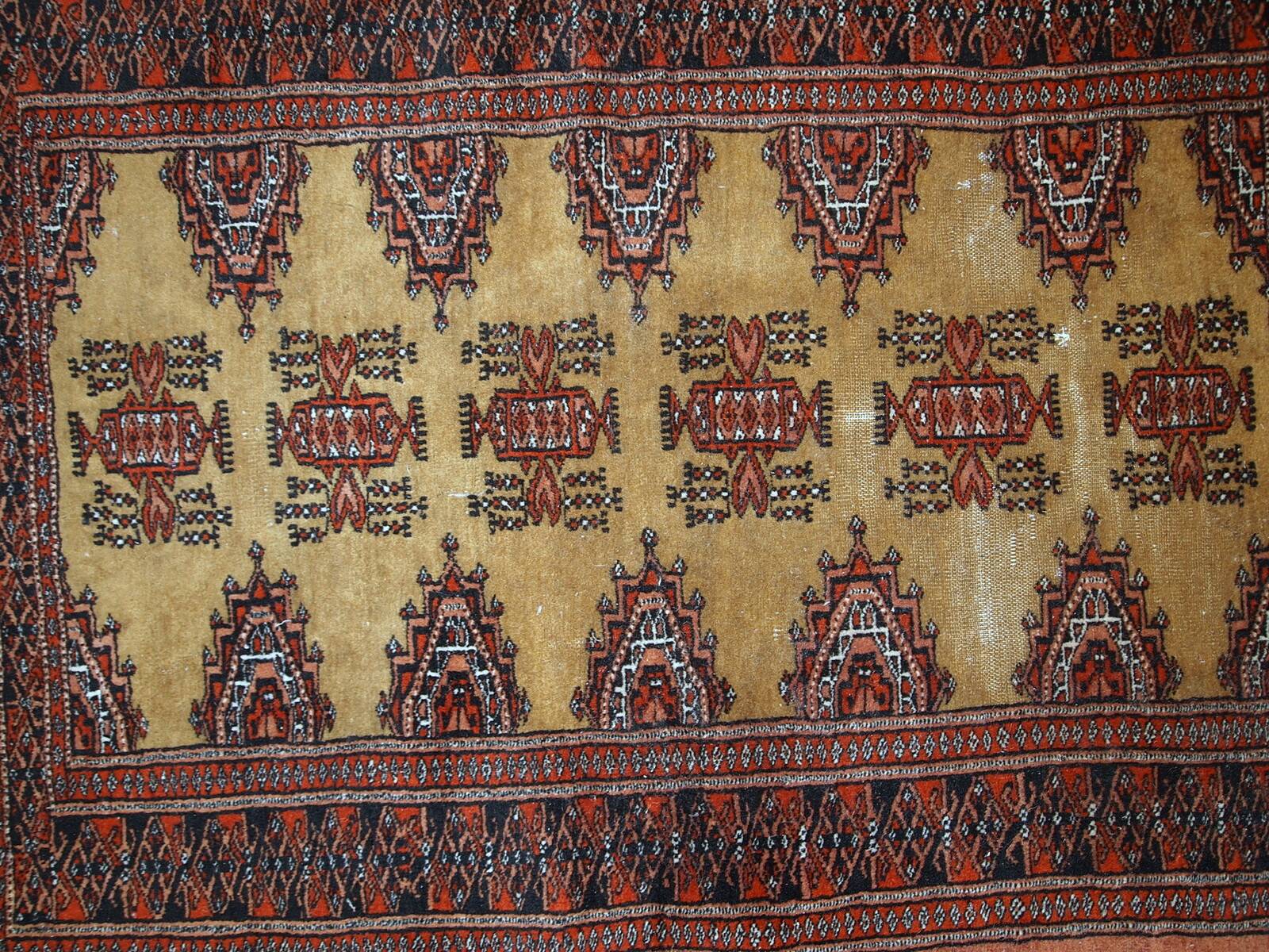 Tapis Vintage Bukhara Uzbek en Laine, Années 1960, Authentique et Élégant