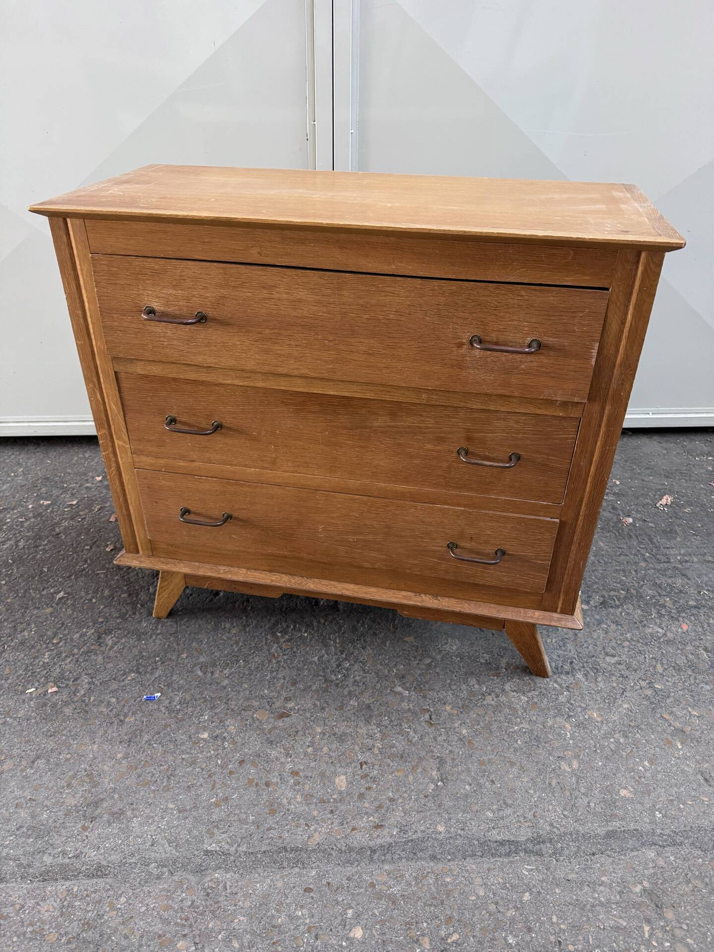 Vintage commode from the 50s/60s – 3 drawers – wood – tapered legs