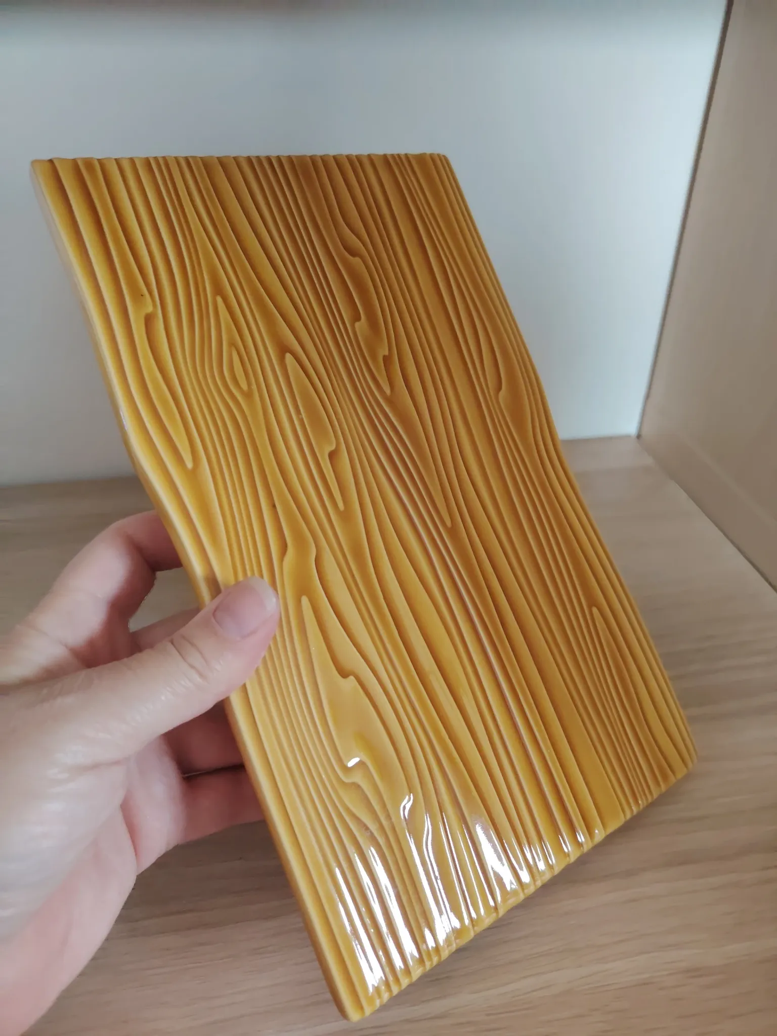 Beautiful vintage plate "faux bois" verceram 4565 from the 60s/70s.
