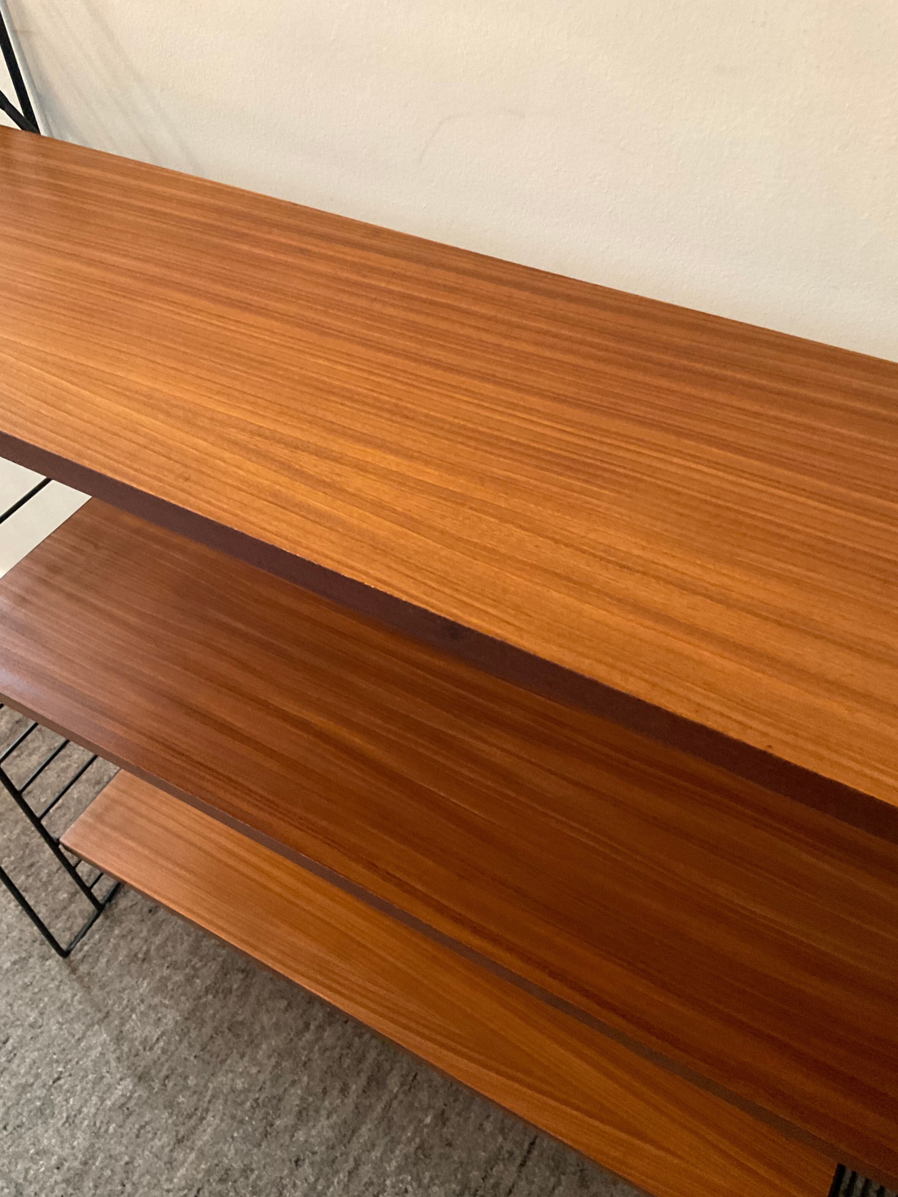 Tomado D.Dekker shelf from the 50s-60s