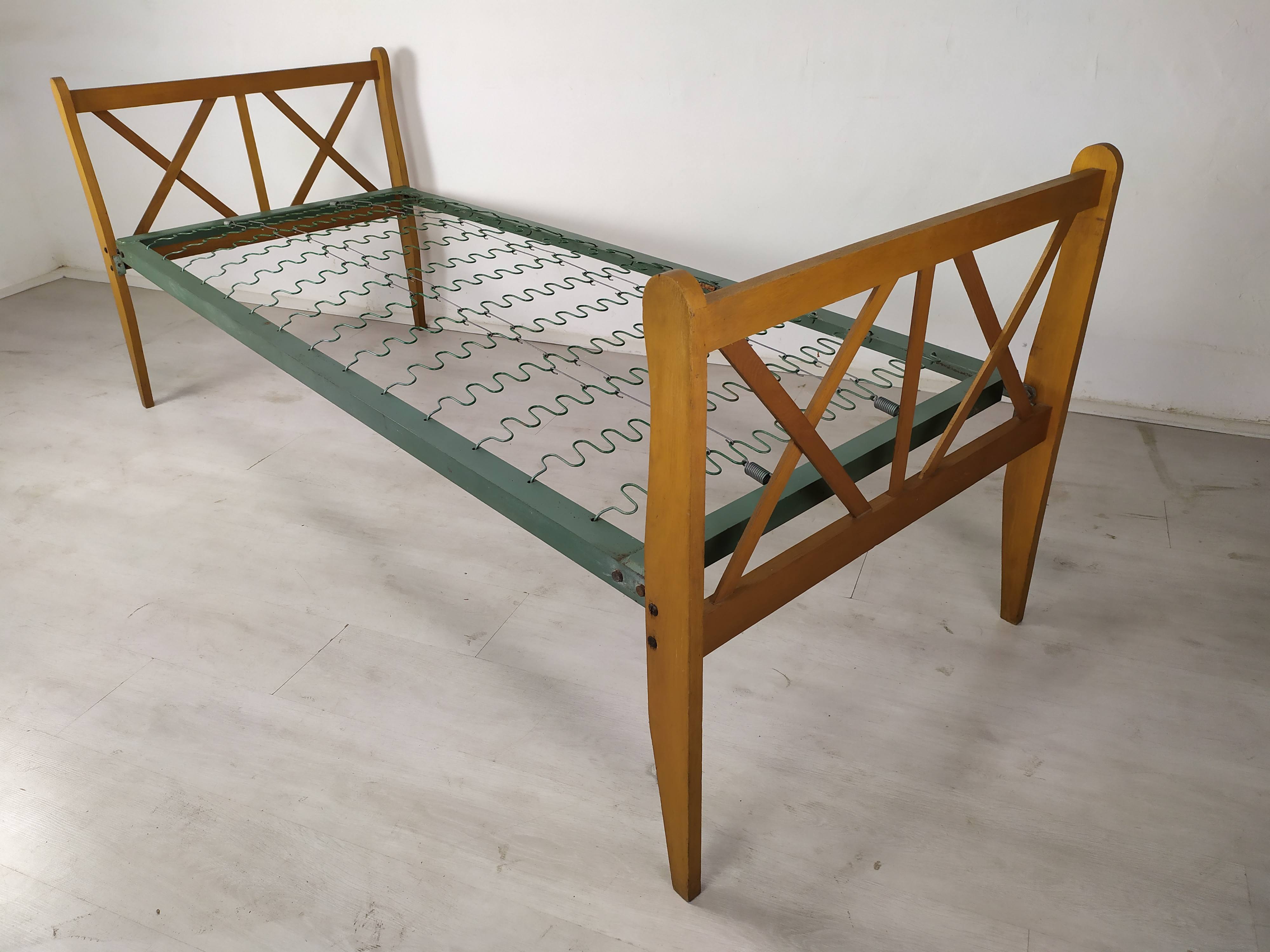 Vintage bed 80 by 190
