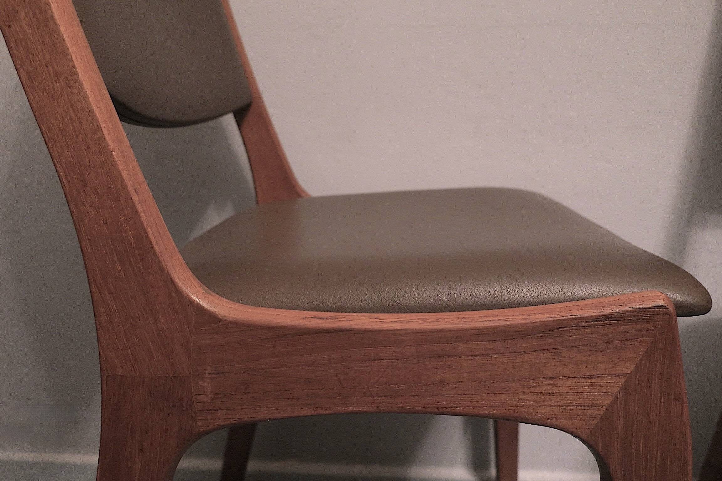 Paire de chaises de salle à manger KS Mobler en teck massif et cuir, années 1960