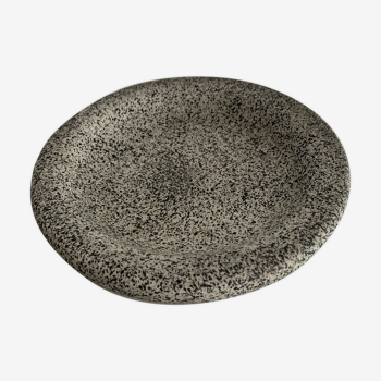 Black round ceramic ashtray