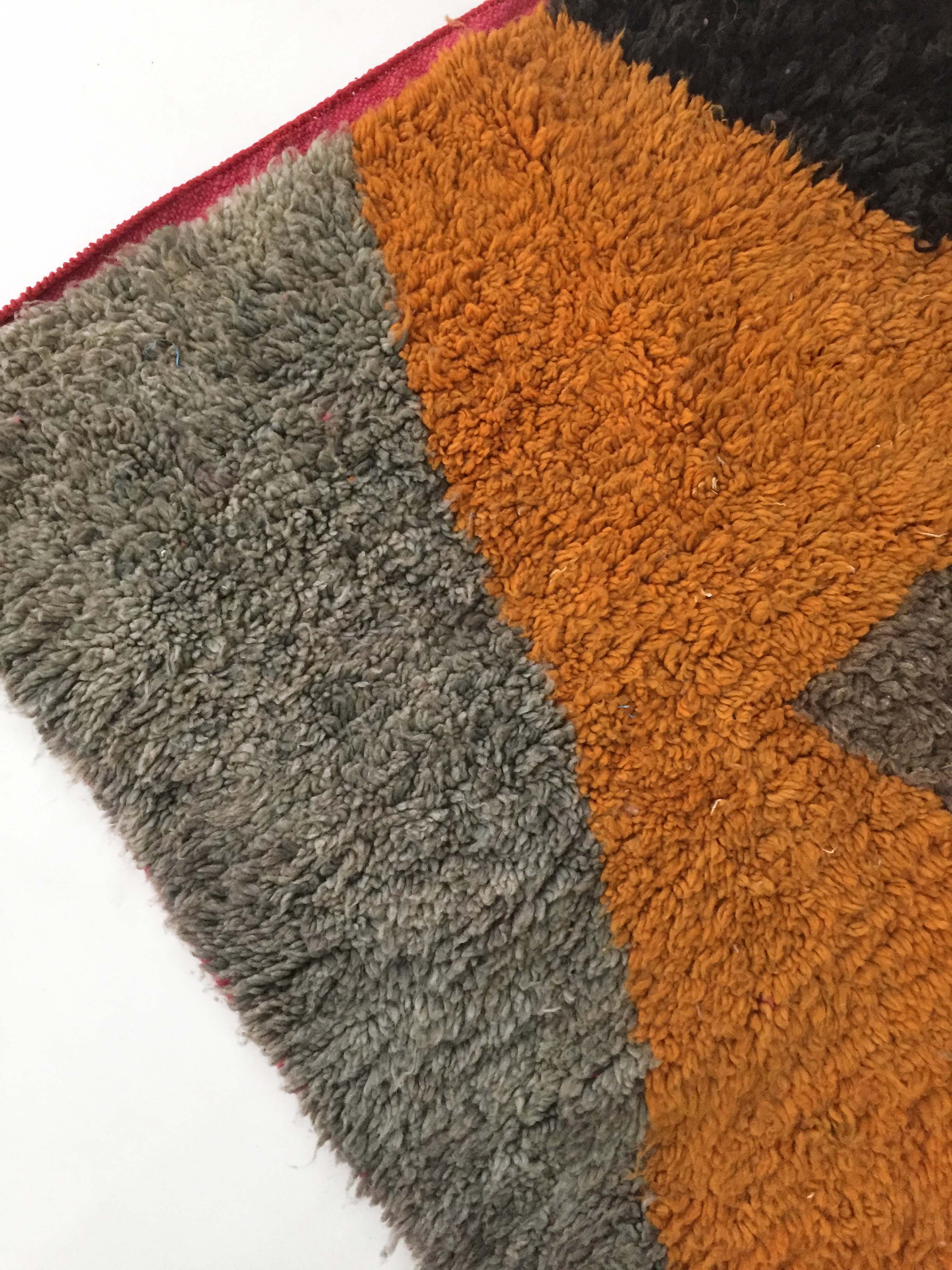 Moroccan Berber boujaad carpet with colored flat areas 193x115cm