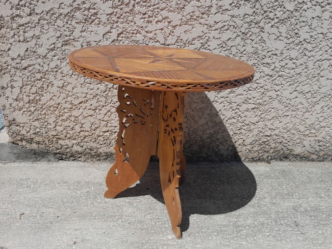 Ancienne petite table en bois pliante diametre 55 cms