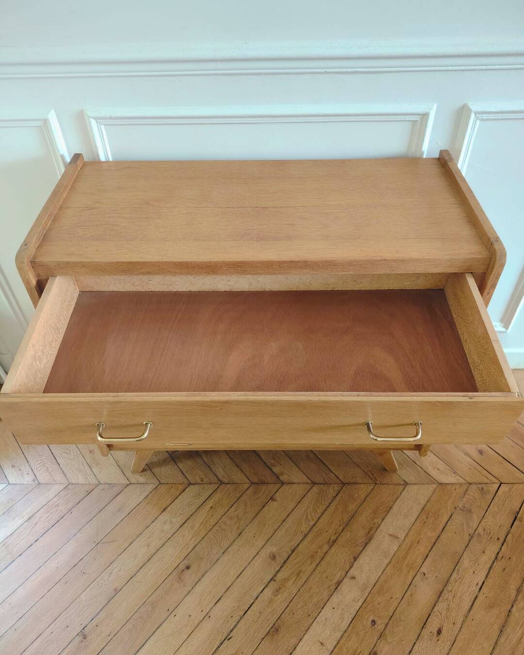 Commode vintage rénovée de style scandinave en chêne massif, années 50-60