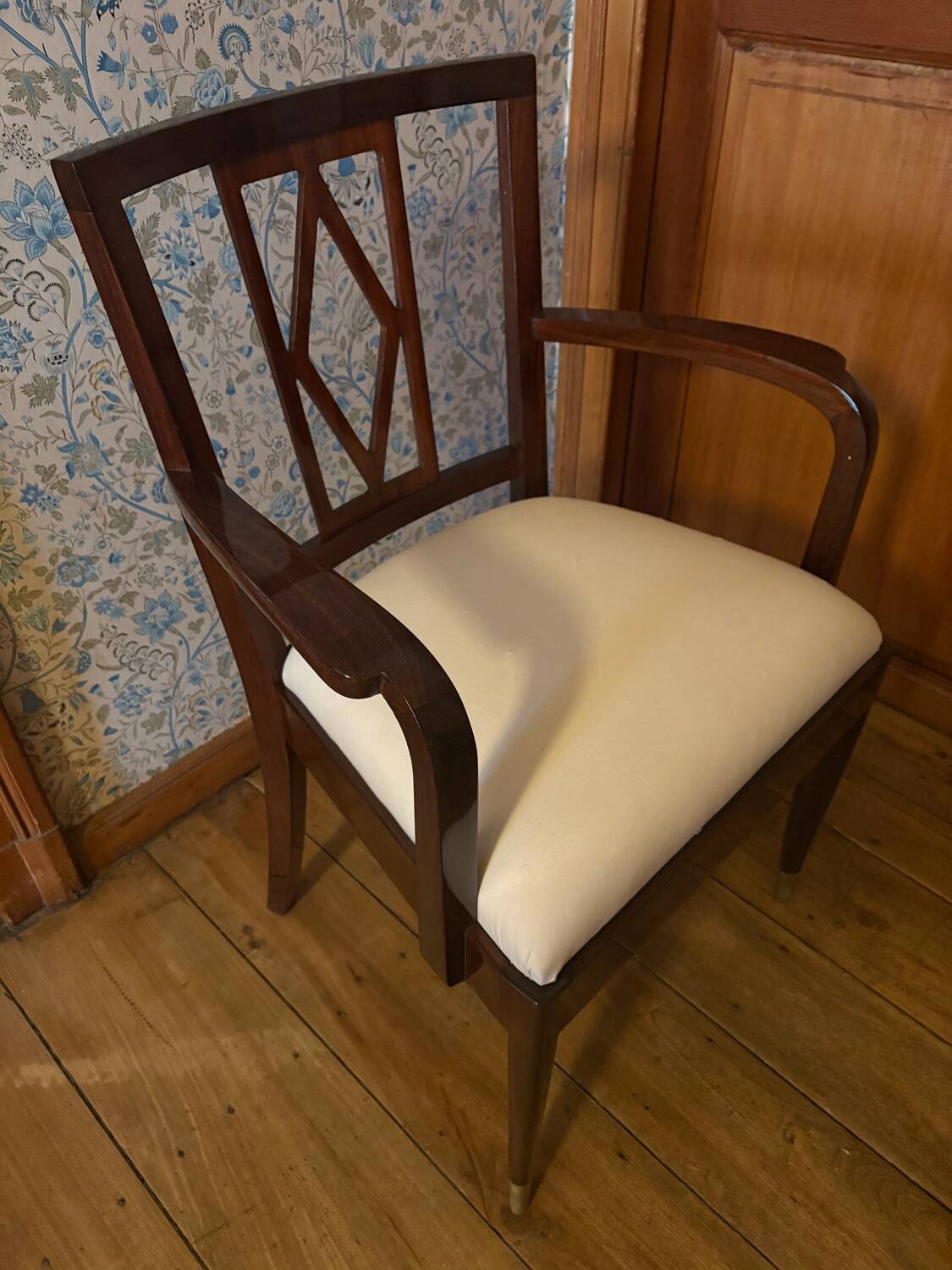10 chairs
