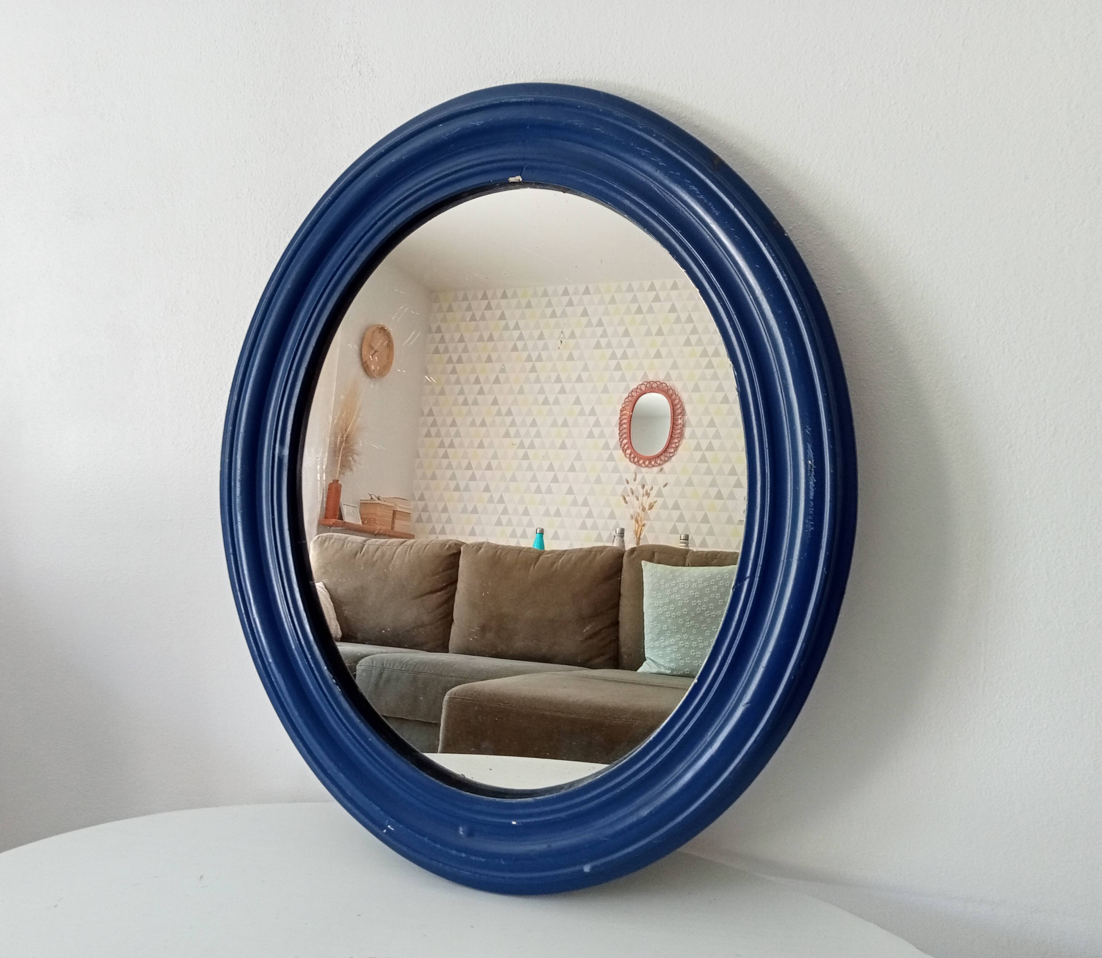 Antique oval mirror in wood and stucco, early 20th century, 51*43 cm