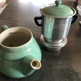 Former multifilter ceramic coffee pot with filter