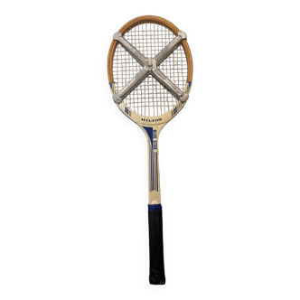 Old tennis racket￼