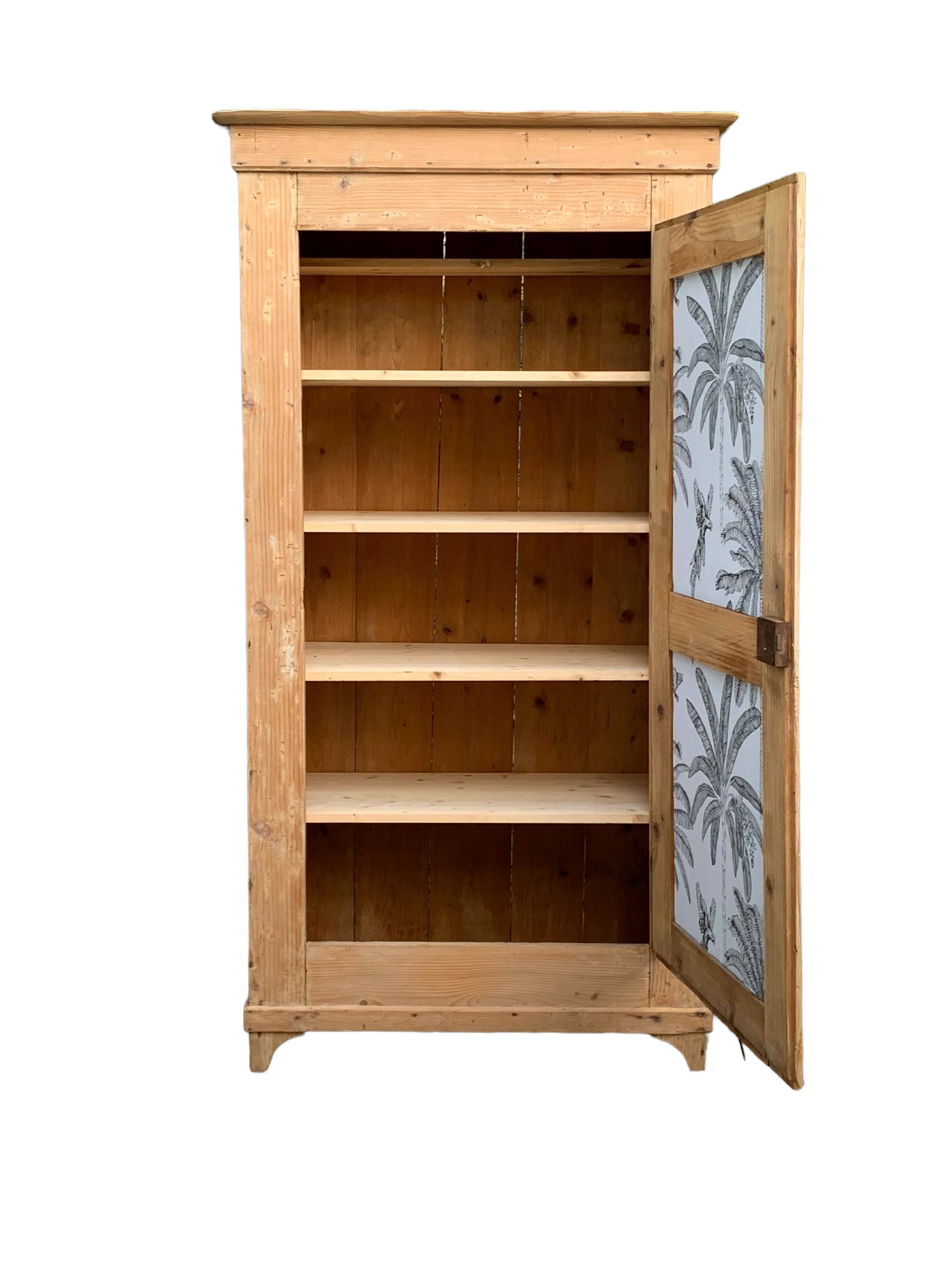 Raw wood bonnetière 1900