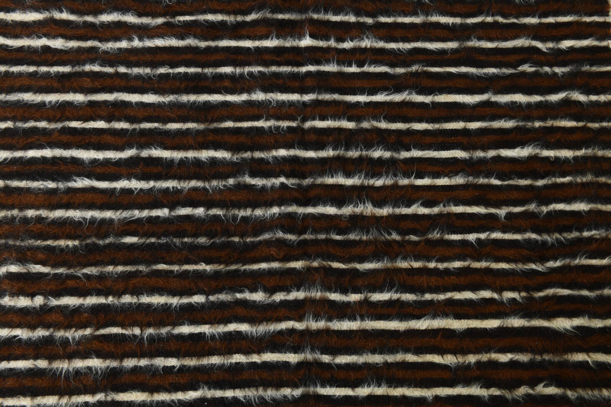 %100 Wool Handwoven Turkish Vintage Kilim Rug, 136x196 Cm