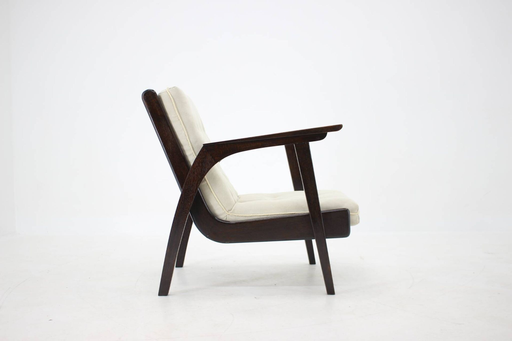 Fauteuil en chêne design des années 1960, Tchécoslovaquie