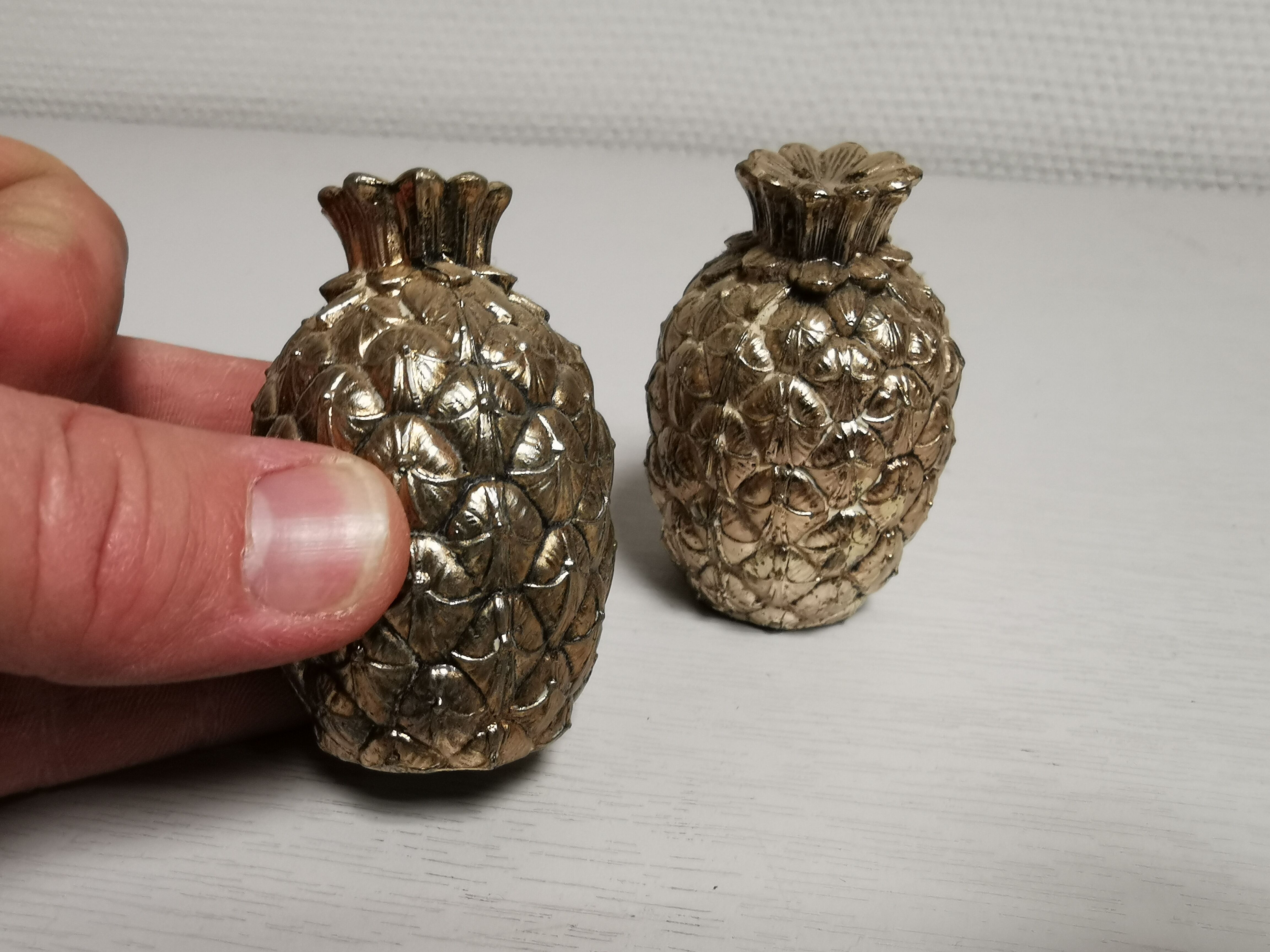 Salière et poivrière vintage en forme d'ananas