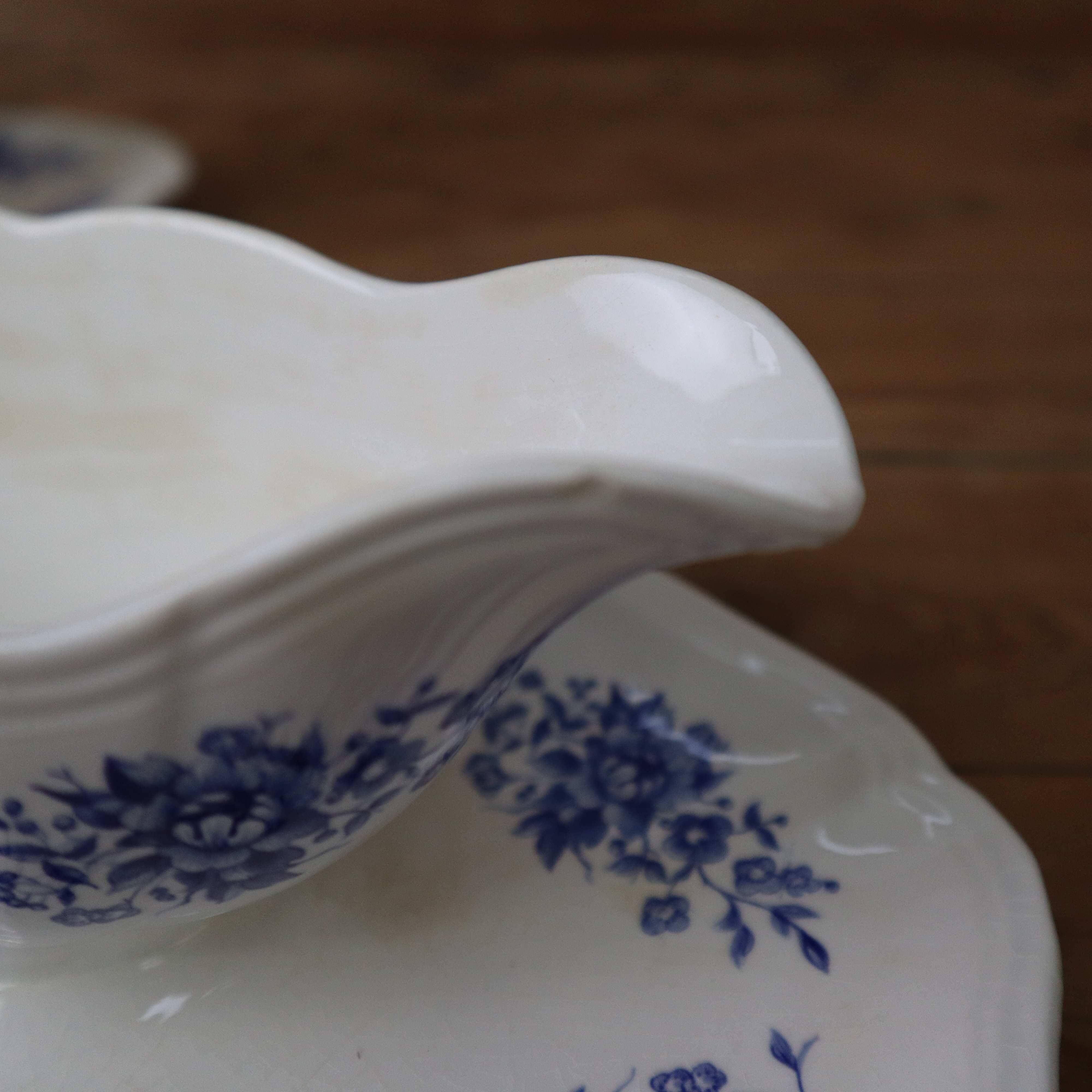 Old Sarreguemines earthenware sauce boat, Romantic model