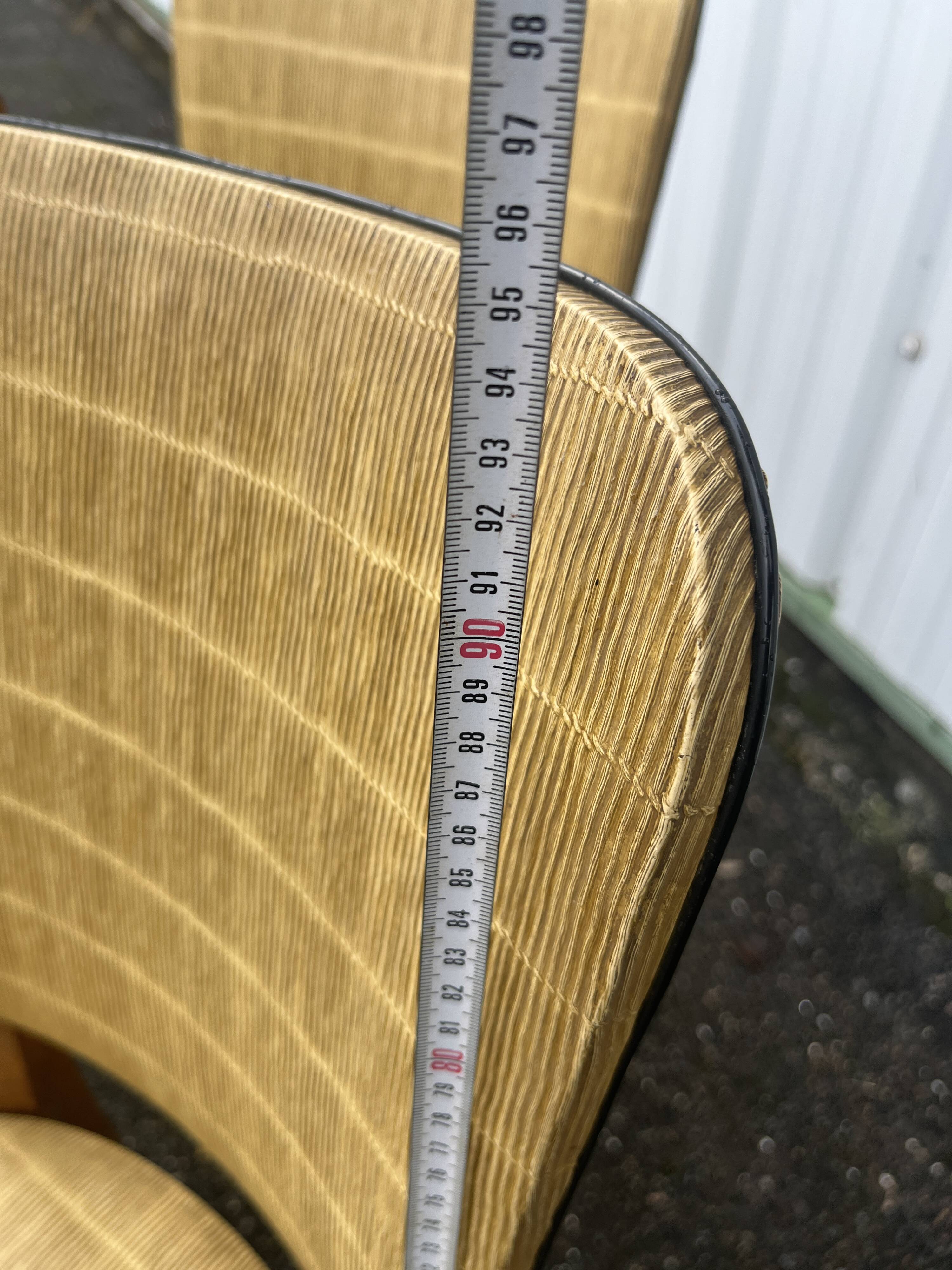 Set of 4 vintage chairs from the 50s and 60s in Scandinavian style.