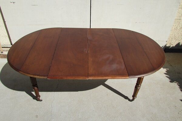 Round table expandable mahogany