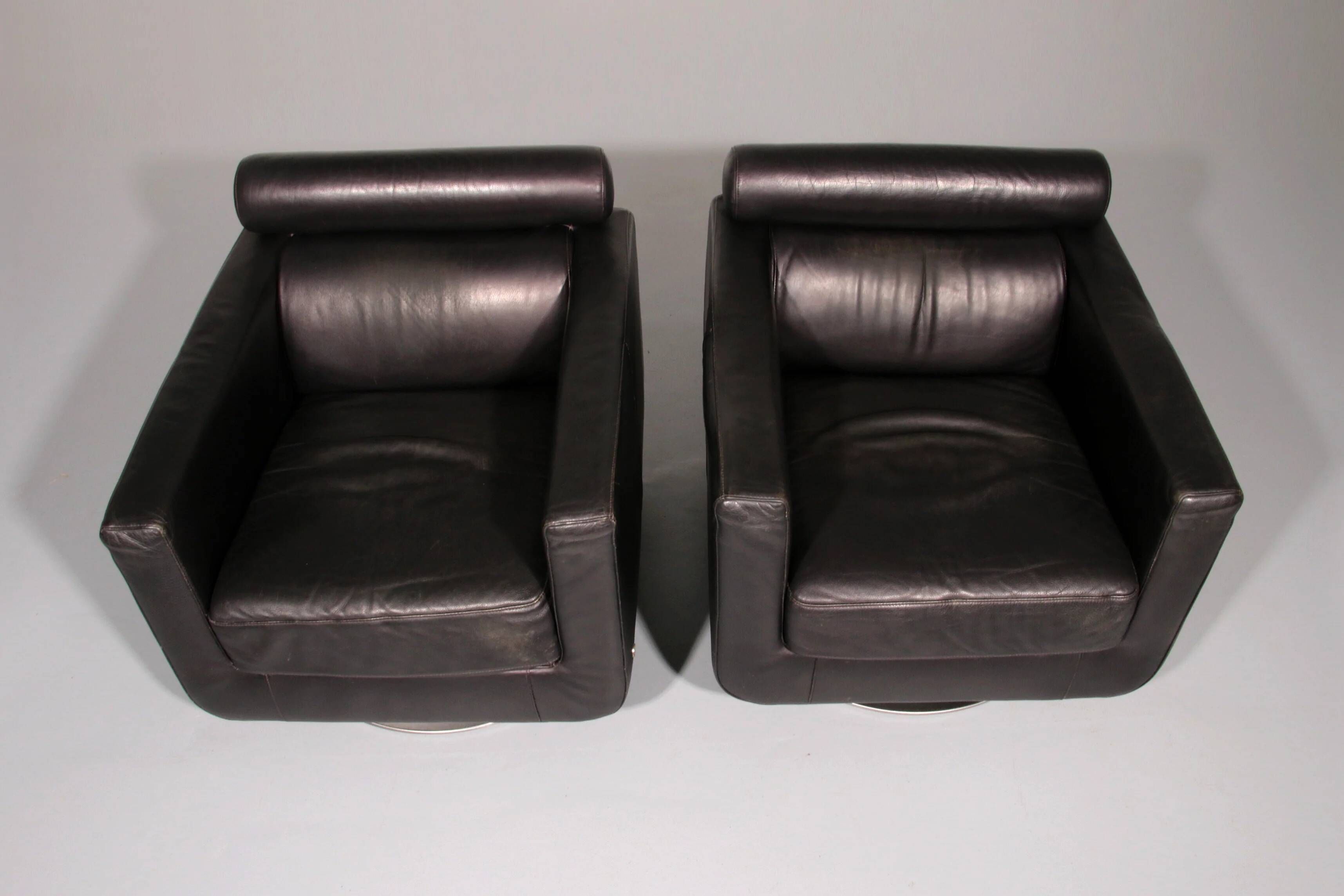 Italian modern leather swivel lounge chair steel by Natuzzi, Italy 1970