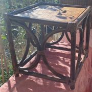 Table basse en bambou coloris miel vernissé Pier Import 1980