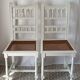 Paire de chaises Henri II blanches cannage