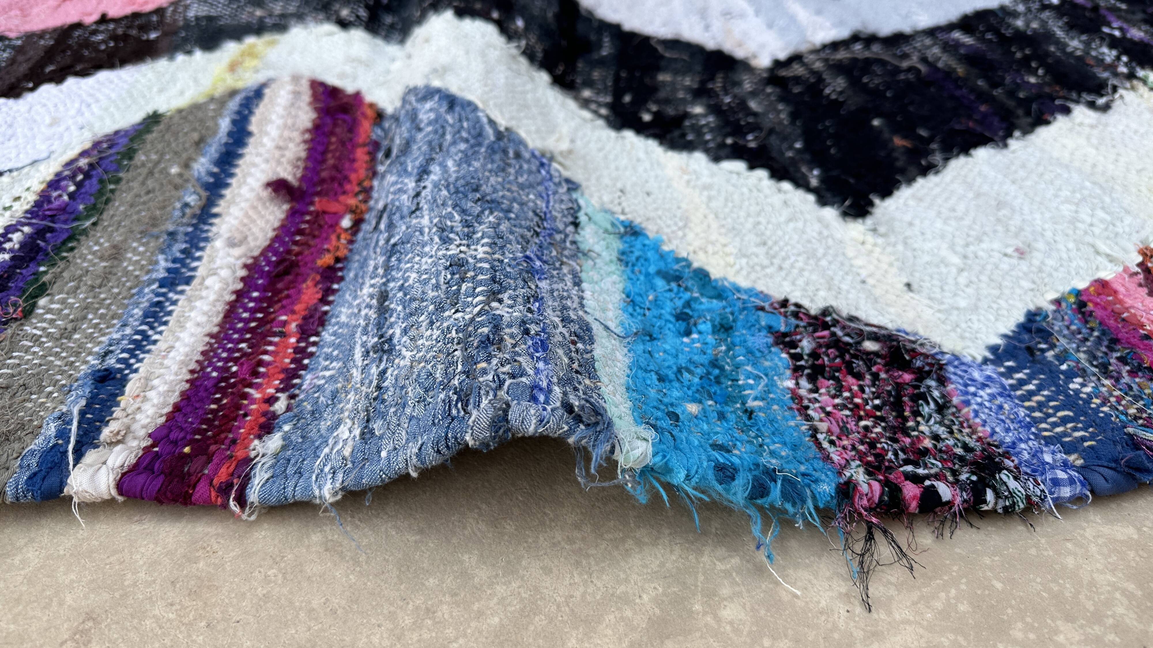 Colorful Moroccan rug - 125 x 214 cm