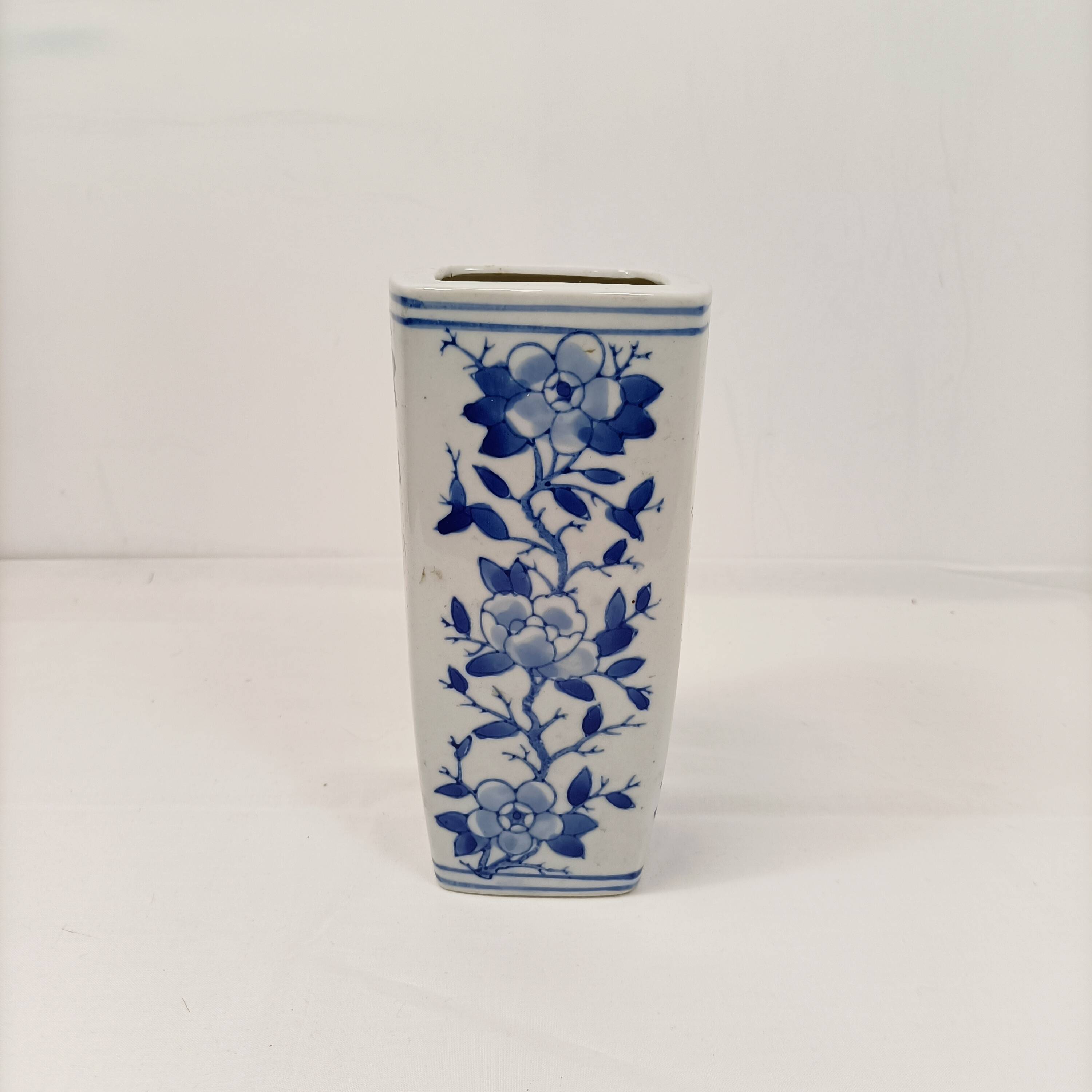 Blue and white square porcelain vase – Asian style / Delft blue