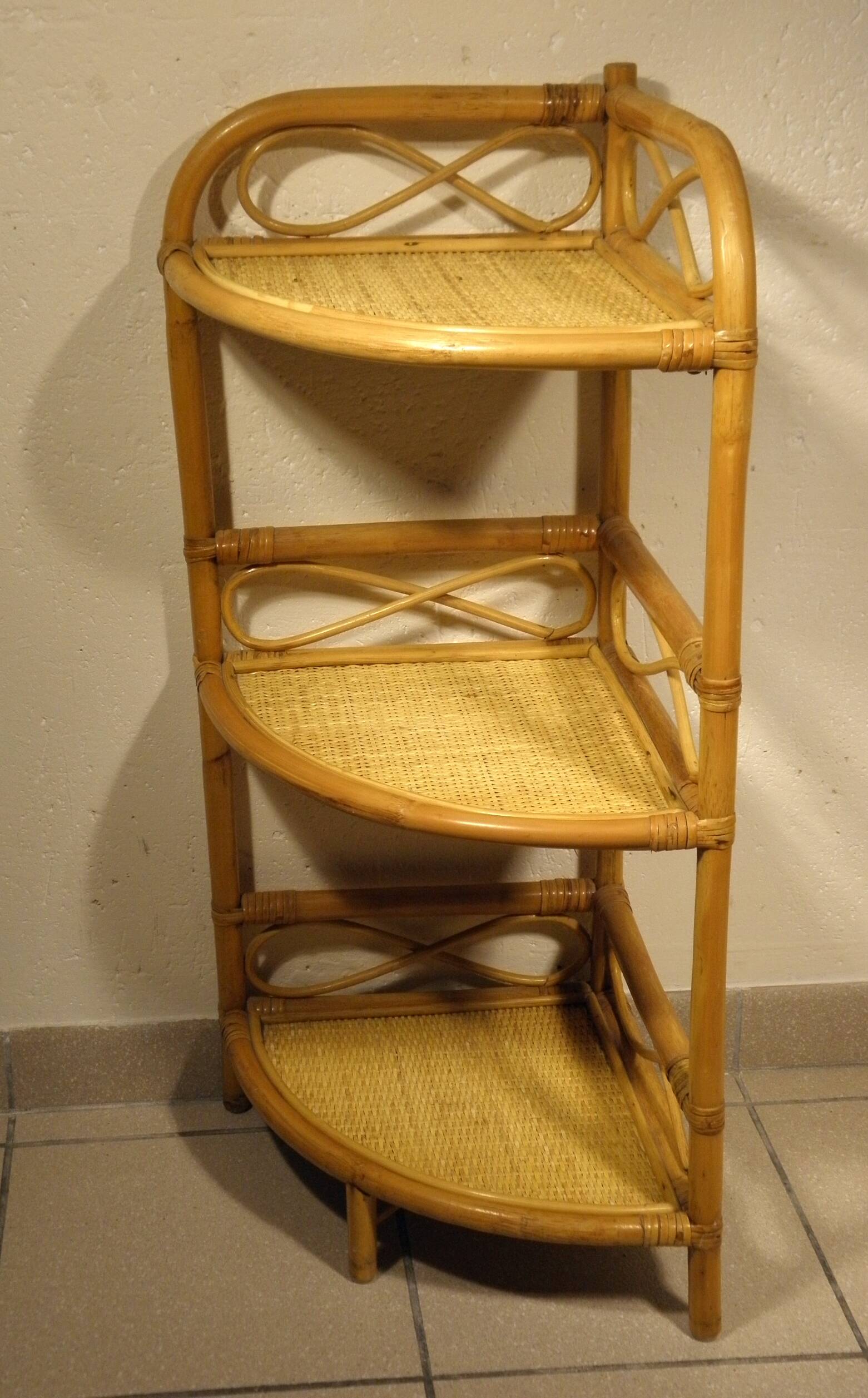 Rattan corner shelf 86 x 35 cm