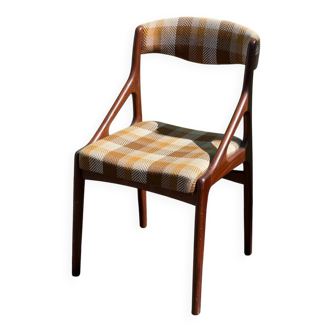 Chaise scandinave en bois et tissu à carreaux beige et marron