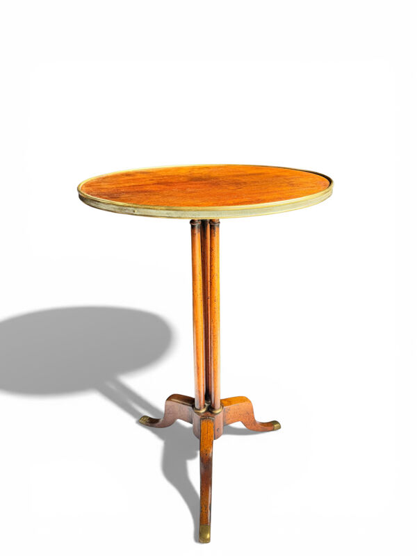 Table d’appoint / guéridon XIXe, piétement tripode “dragon couronné”