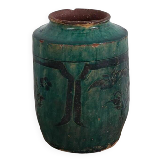 Ancient Chinese vase with plant details (c.1820) #11