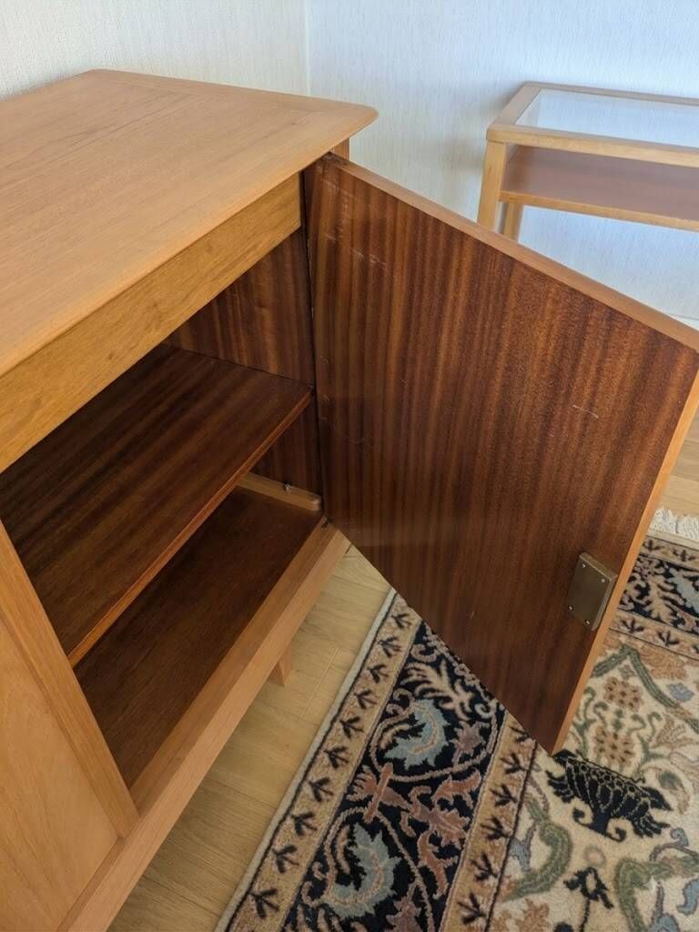 Modernist enfilade with a checkerboard pattern in light wood and mahogany marquetry,