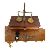 Ancien trébuchet balance de précision bronze doré + boite bois + poids