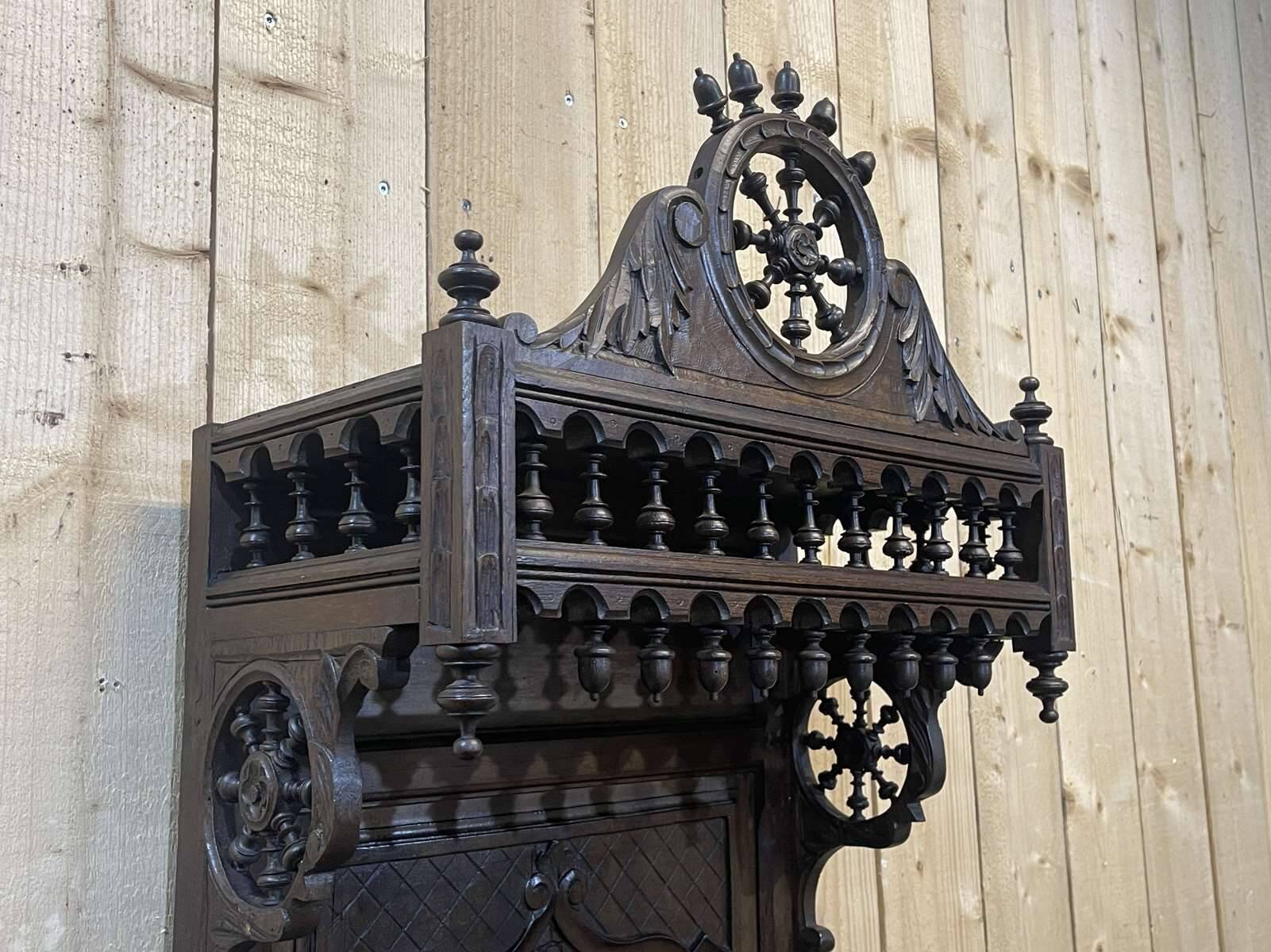 Late 19th century Breton credenza in chestnut