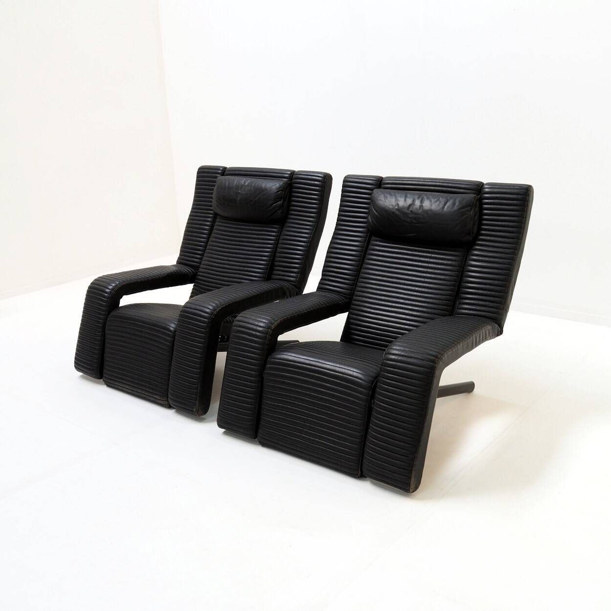 Set of Postmodern Reclining Loungechairs by G.P. Vitelli & T. Ammannati for Brunati Italy