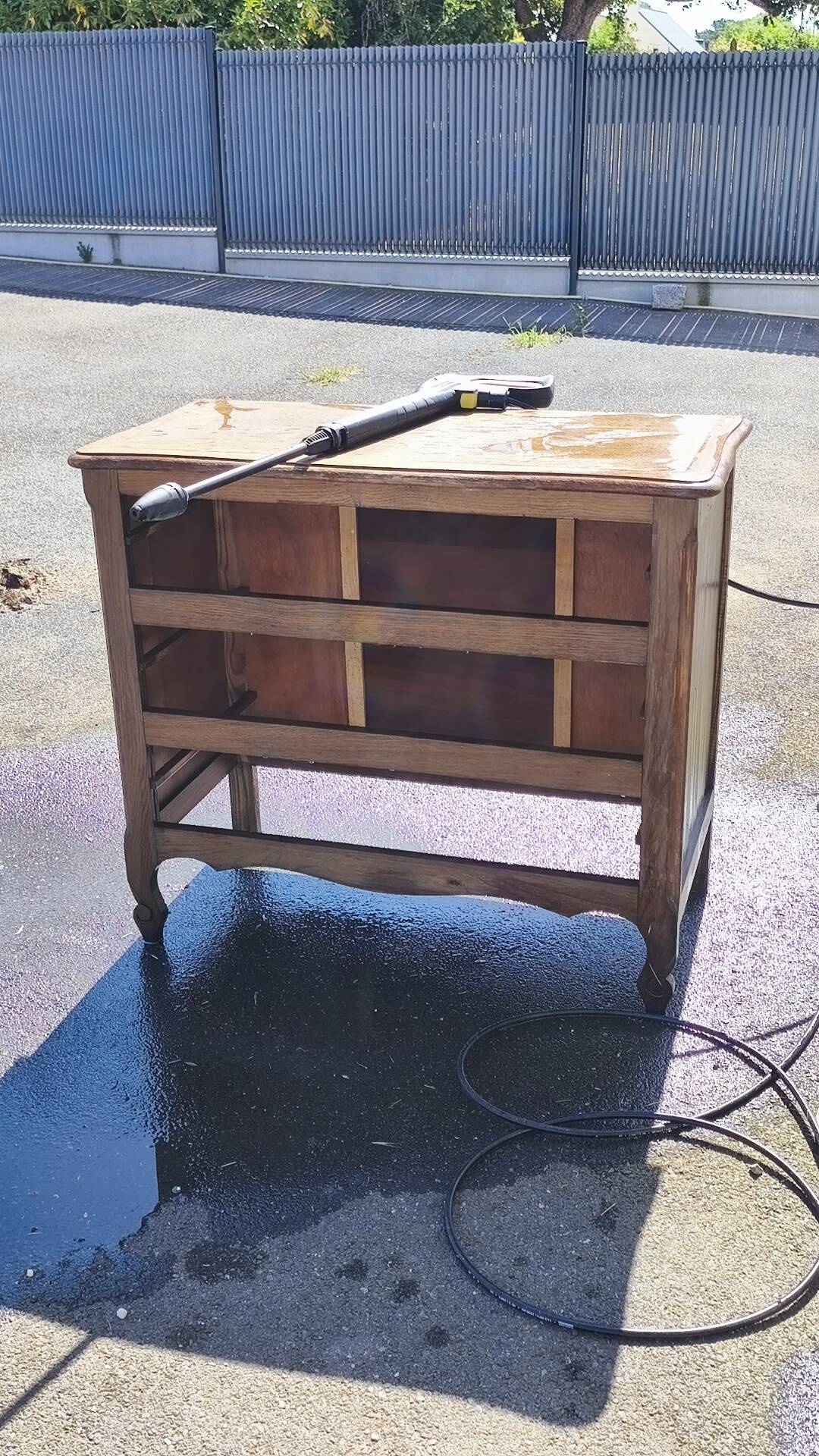 Oak chest of drawers