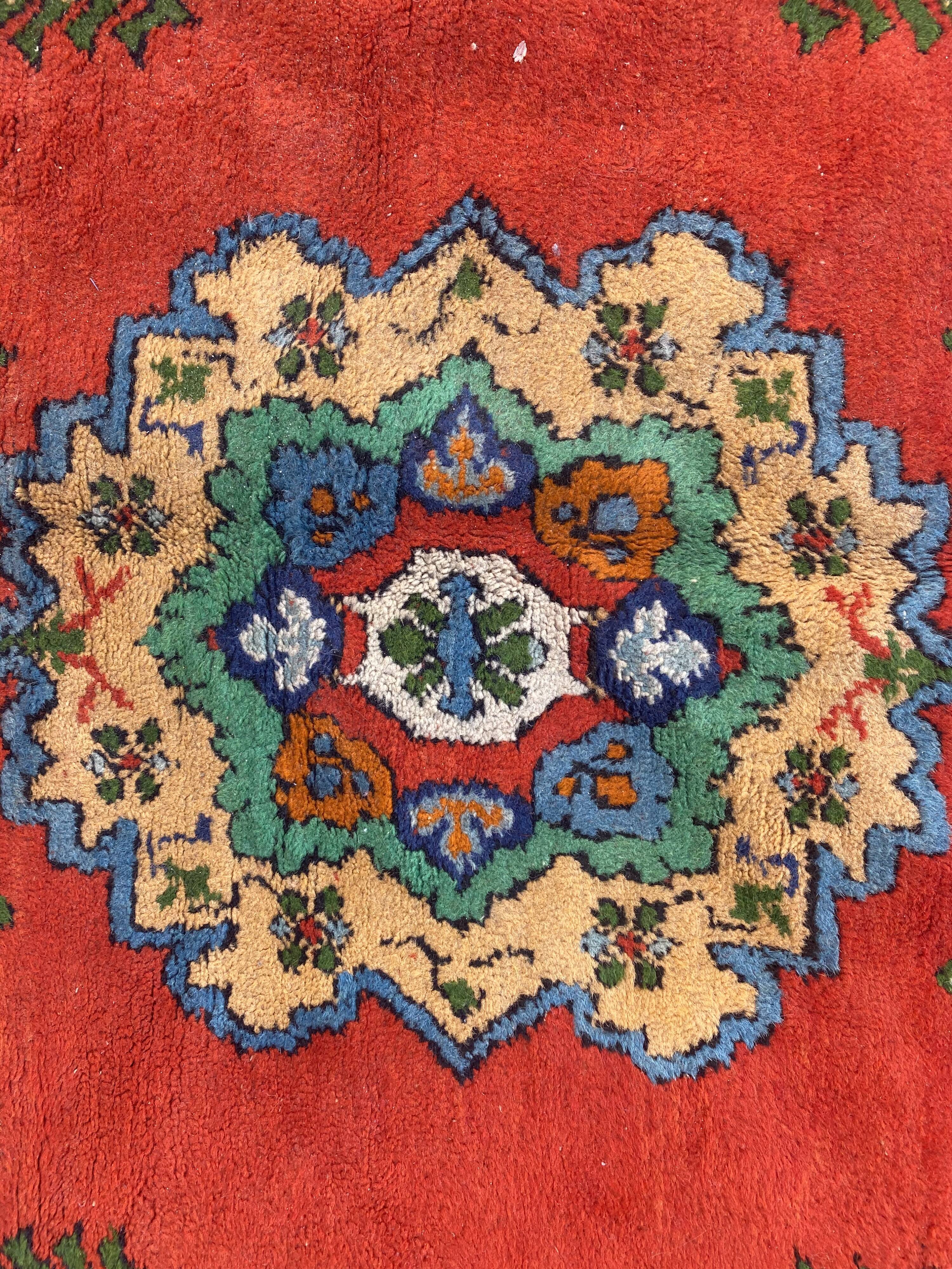 Moroccan vintage carpet handmade flap 175x255 cm