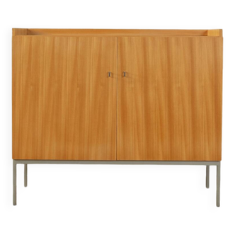 1960s Dresser