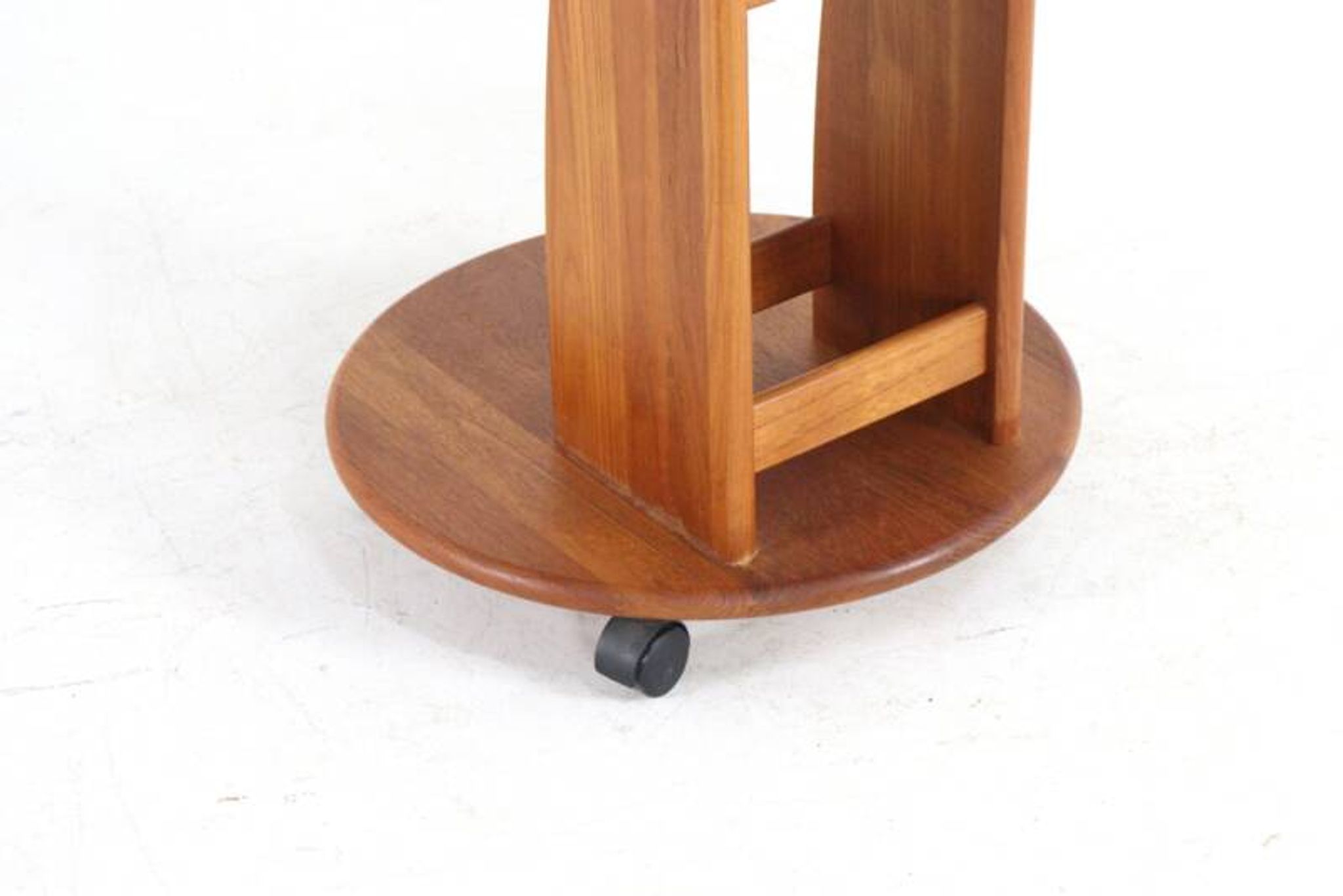 Chariot Aksel Kjersgaard - design danois en teck - moderne du milieu du siècle