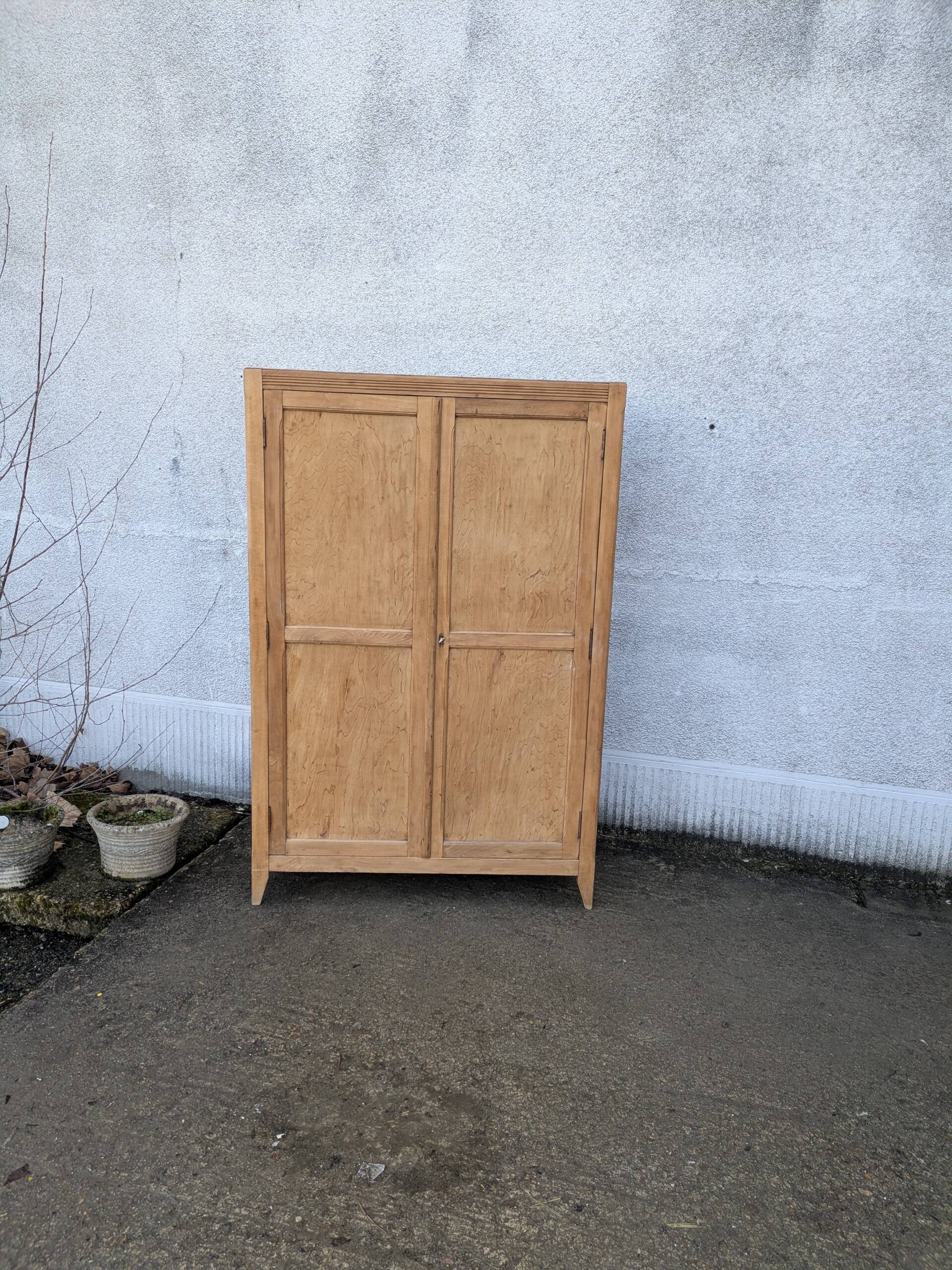 Low Parisian wardrobe