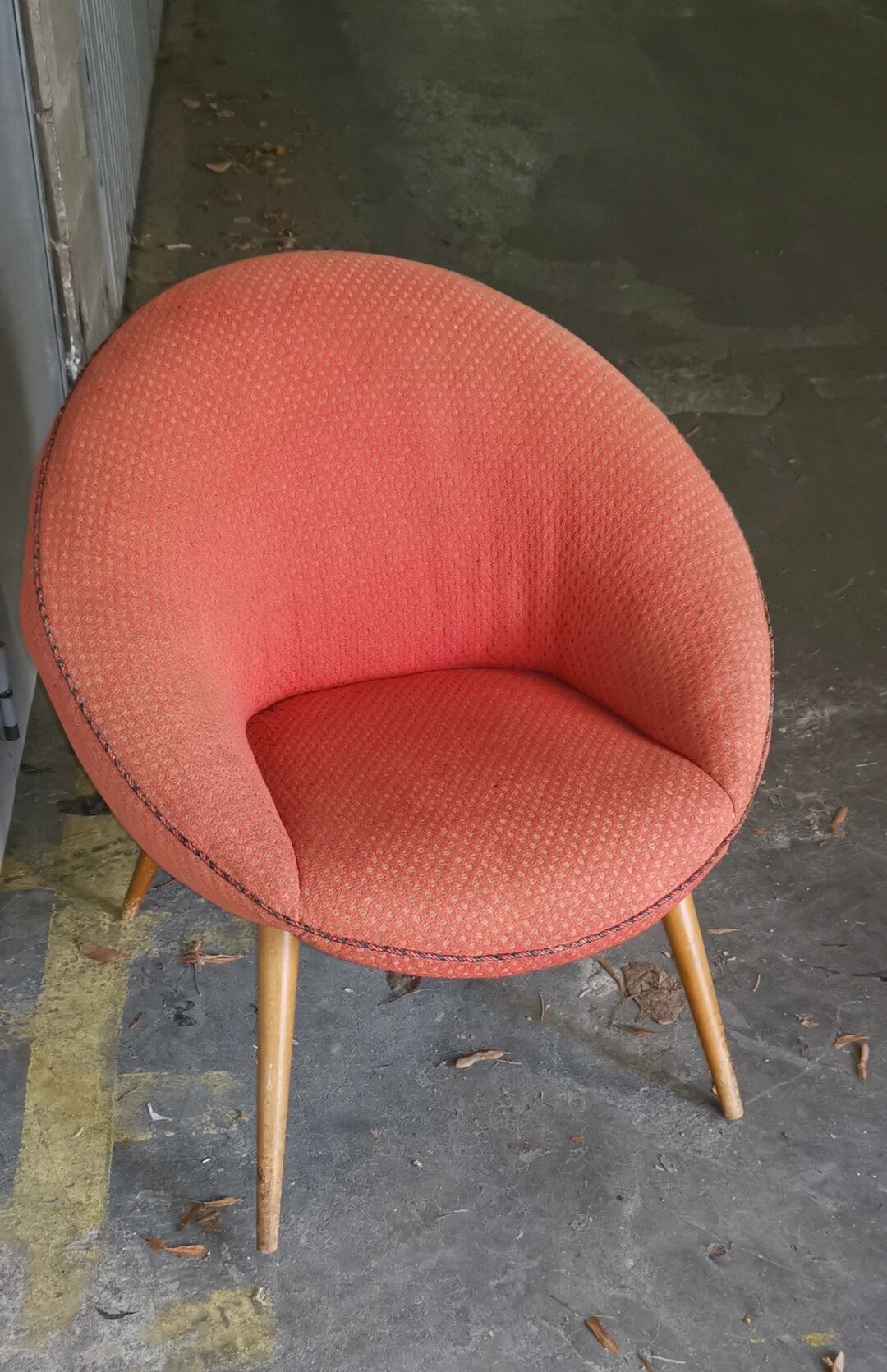 Fauteuil rond egg vintage années 50
