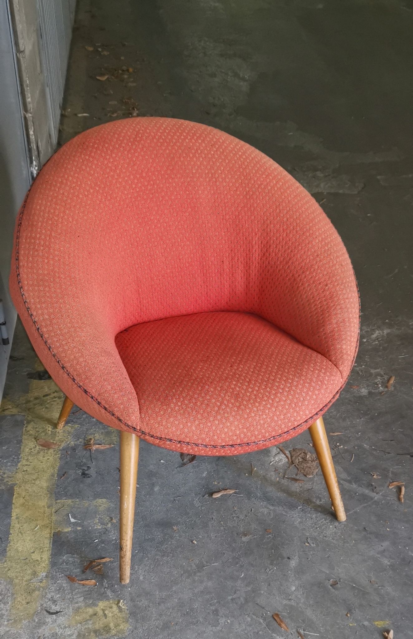 Fauteuil rond egg vintage années 50