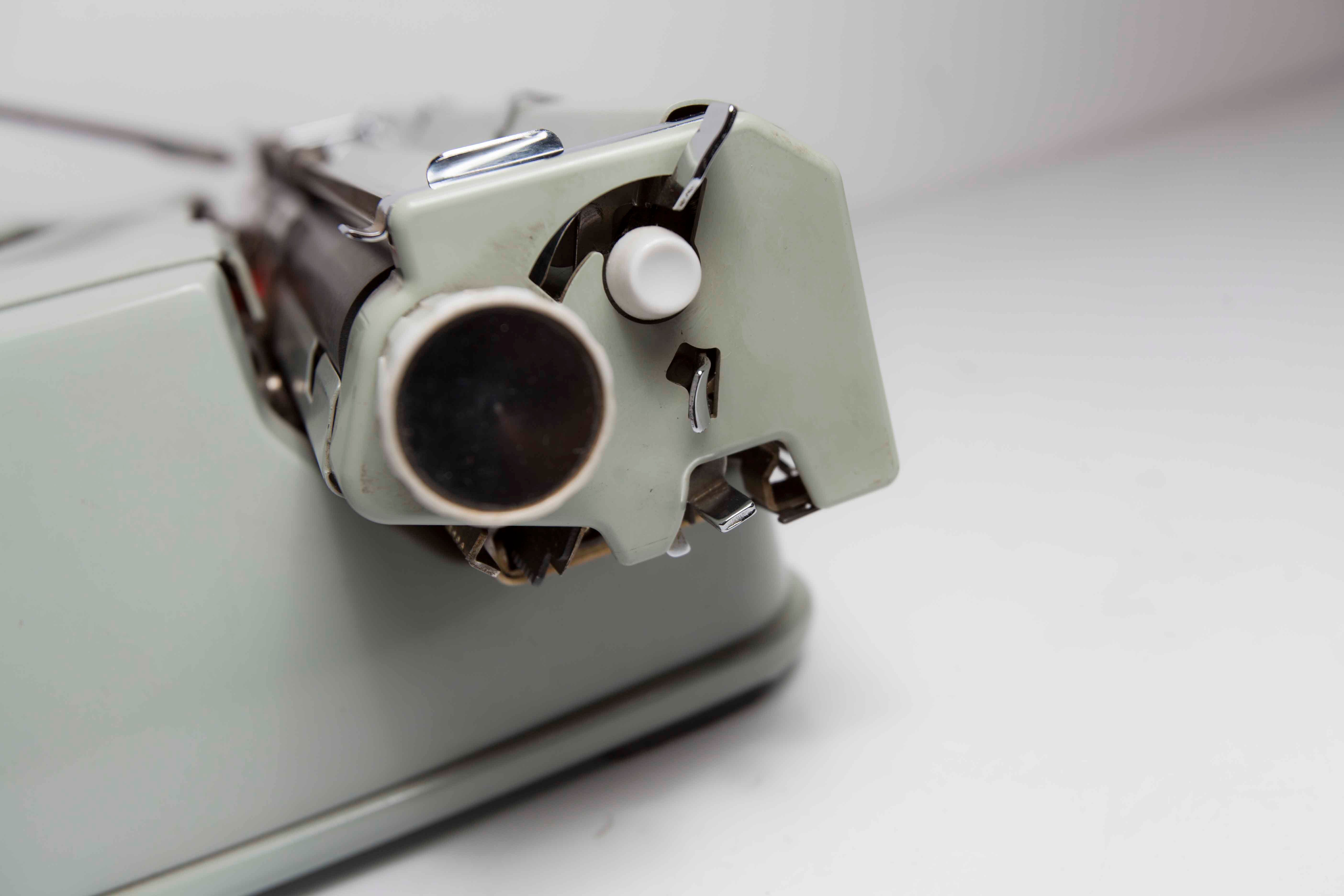 Hermes 3000 typewriter cleaned and tested