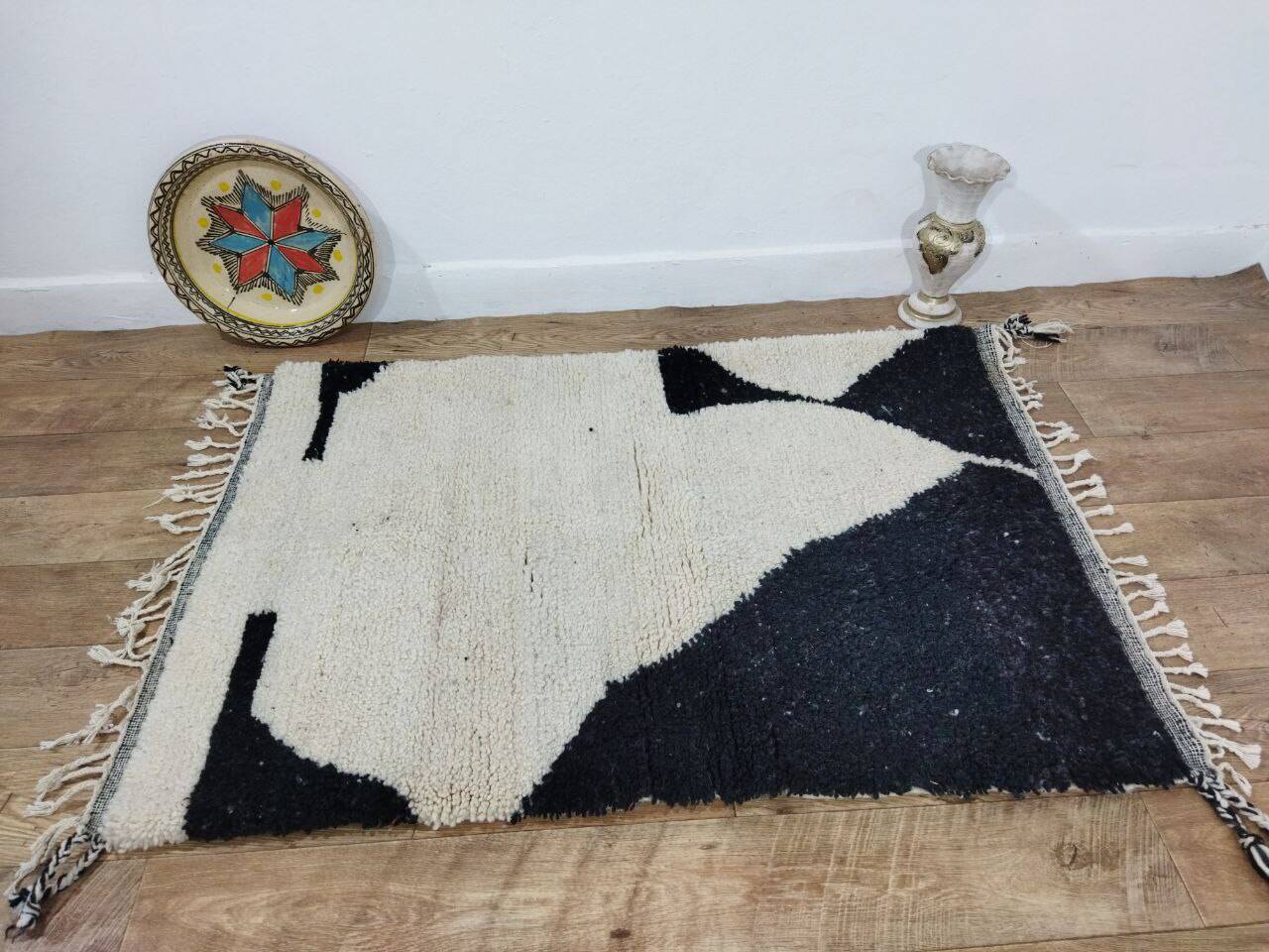 Handmade moroccan berber rug 140 x 90 cm