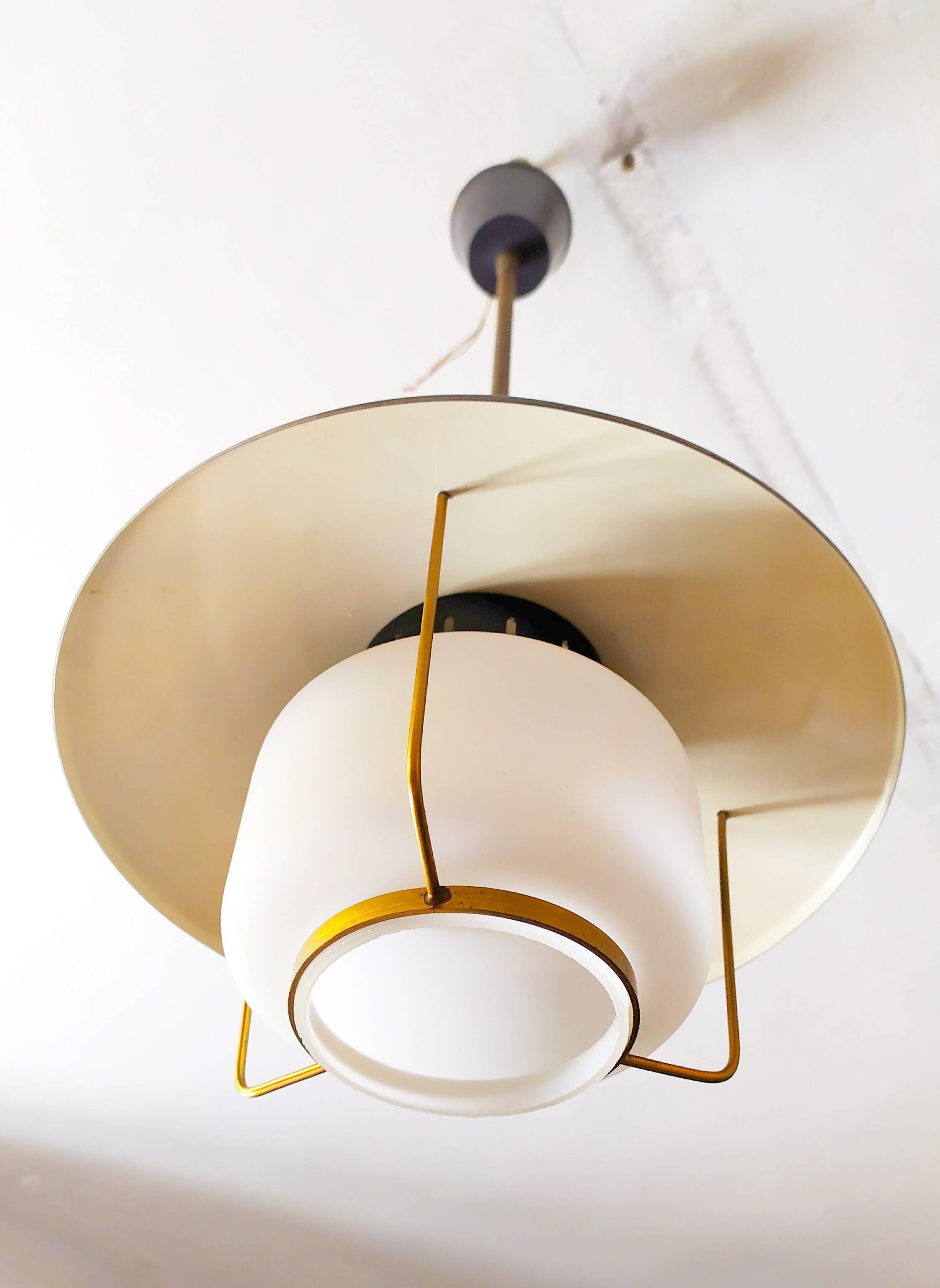 Small pendant lamp attributed to Stilnovo, 1950s.