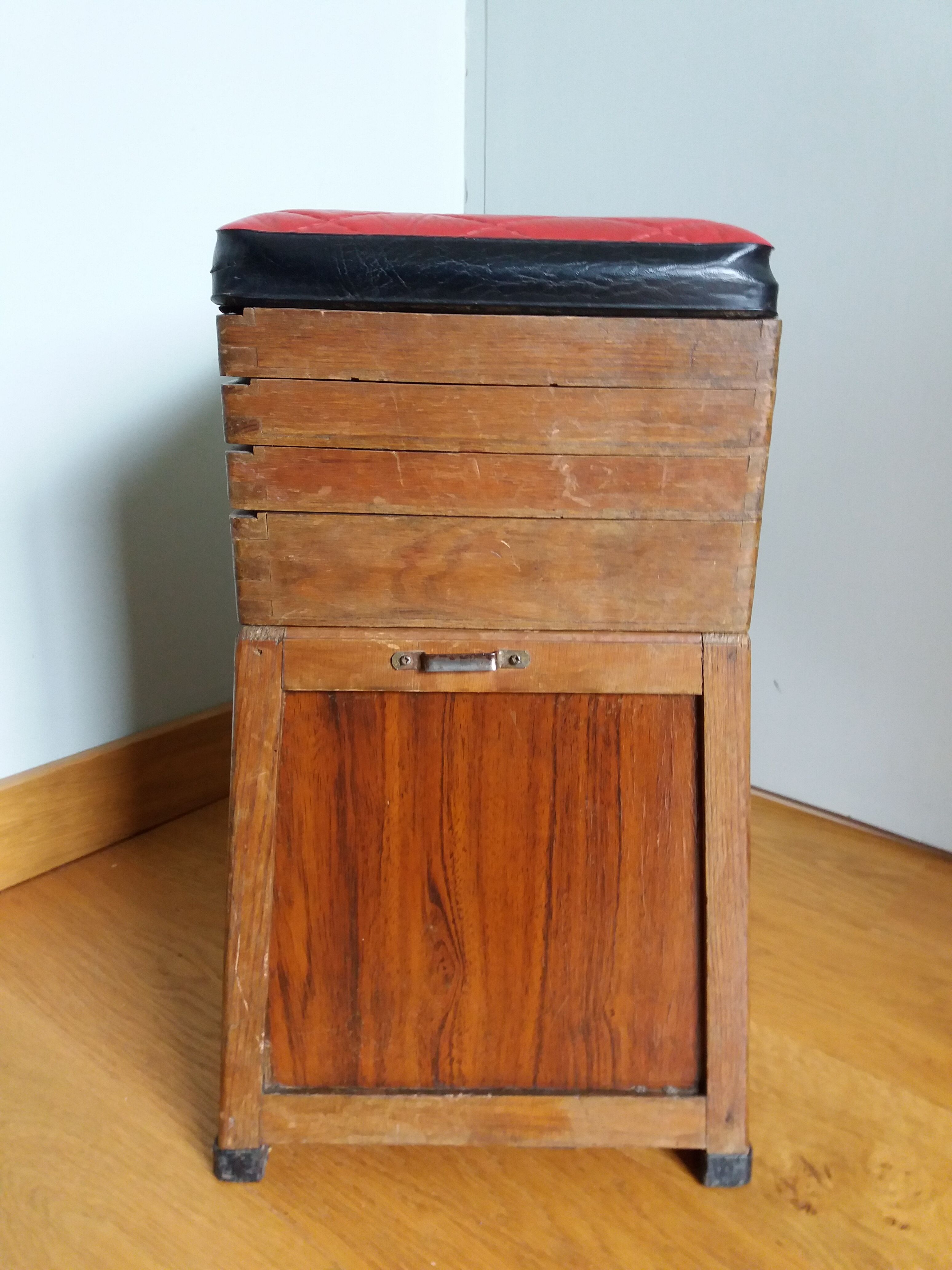 Fishing storage chest fisherman's stool